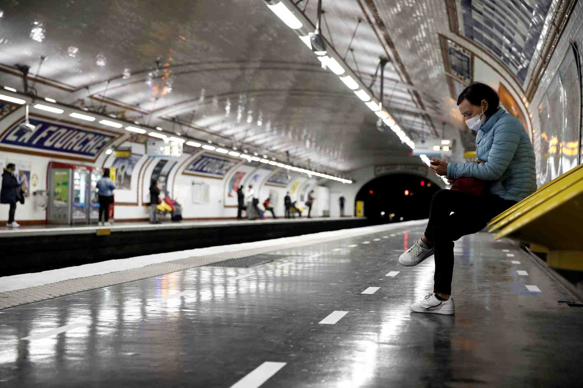 Dix millions de masques distribues dans les transports a partir de lundi