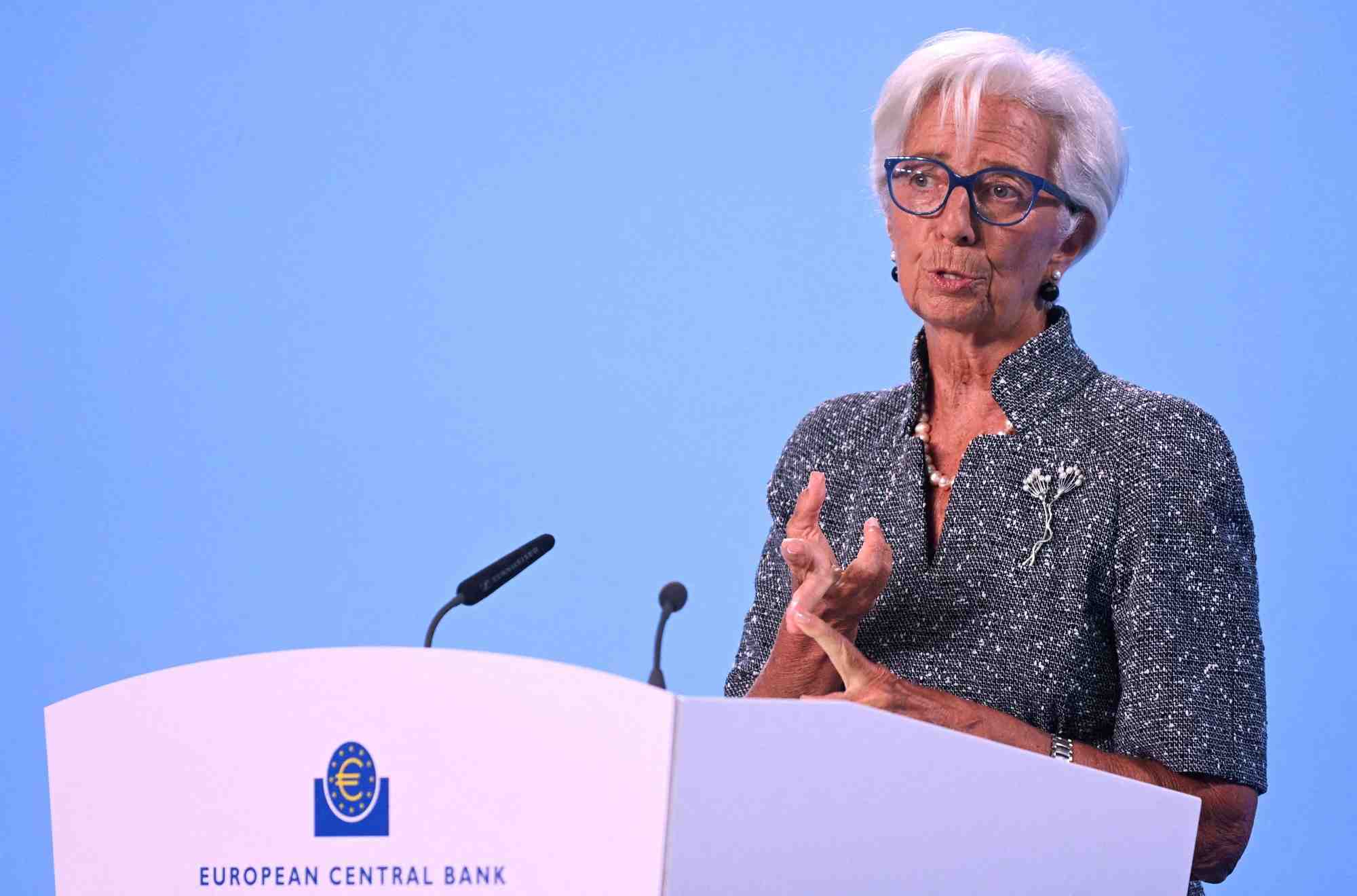 Christine lagarde, presidente de la bce, s'adresse aux journalistes a l'issue de la reunion de politique monetaire du conseil des gouverneurs, a francfort