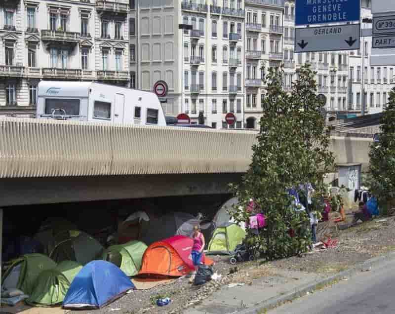 Cécile Duflot veut résorber les bidonvilles