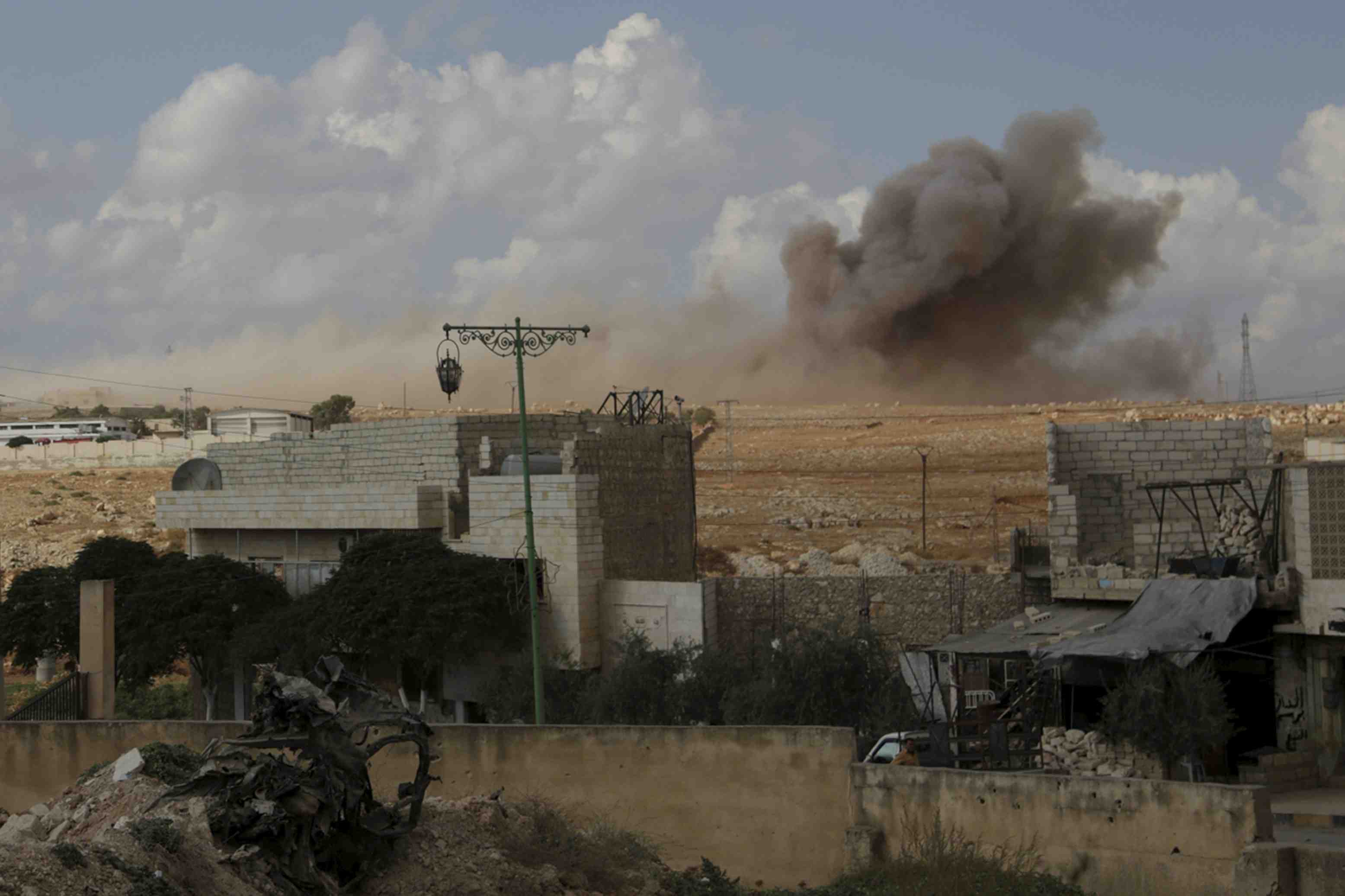 Offensive terrestre de l'armee syrienne dans le nord-ouest