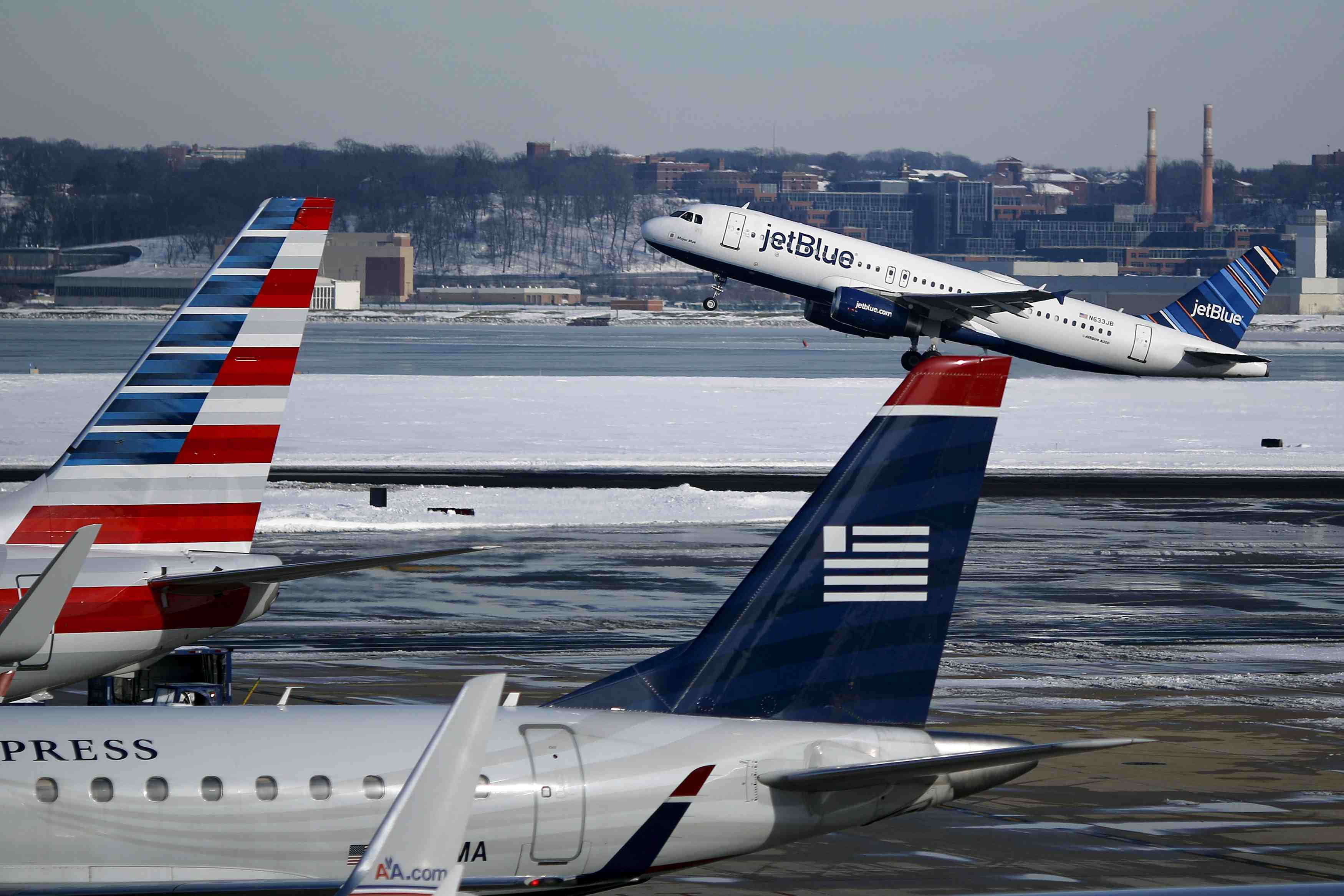 Le retour a la normale s'organise dans l'est des etats-unis