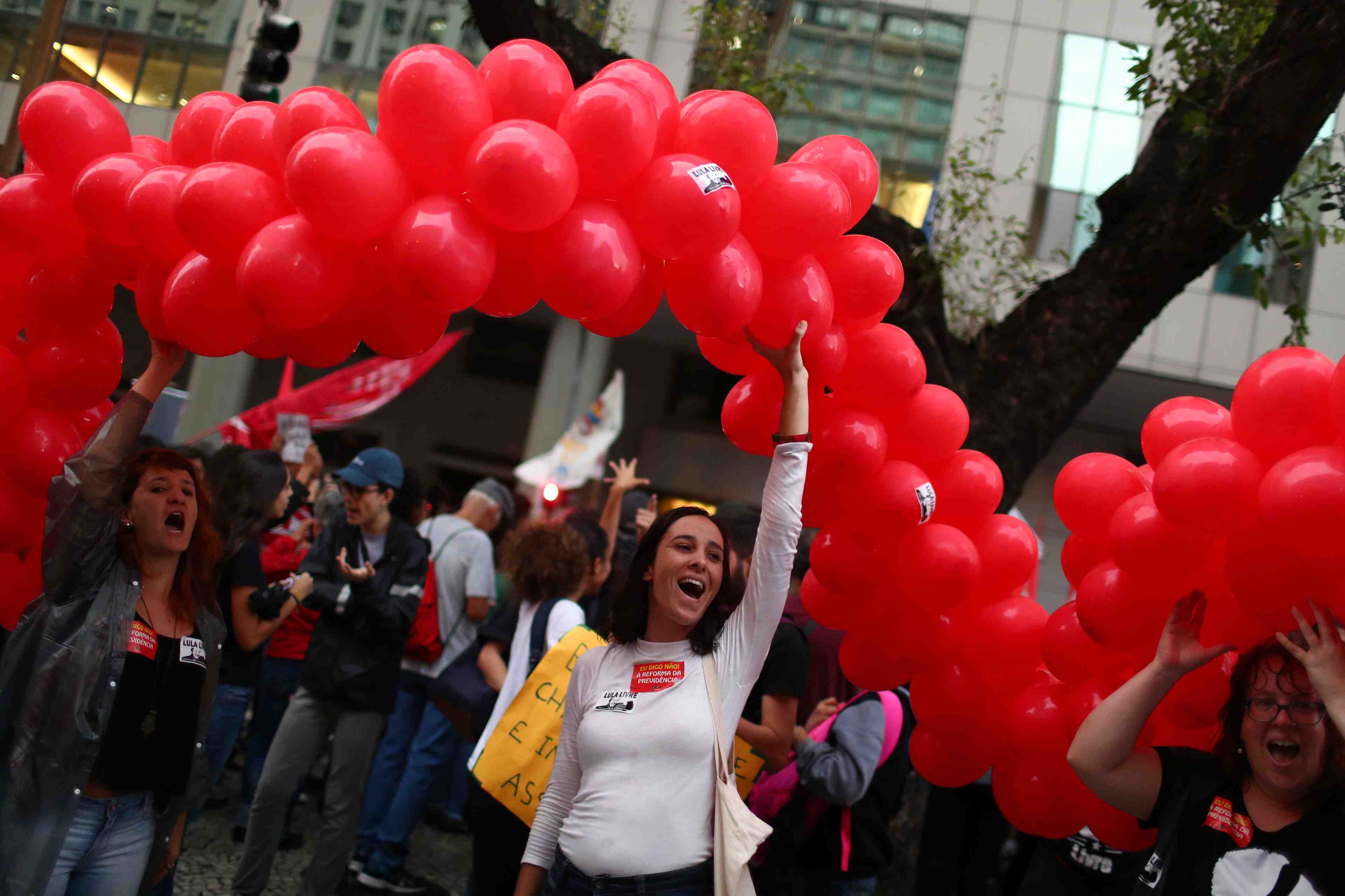 Bresil: manifestations contre un gel des depenses d'education