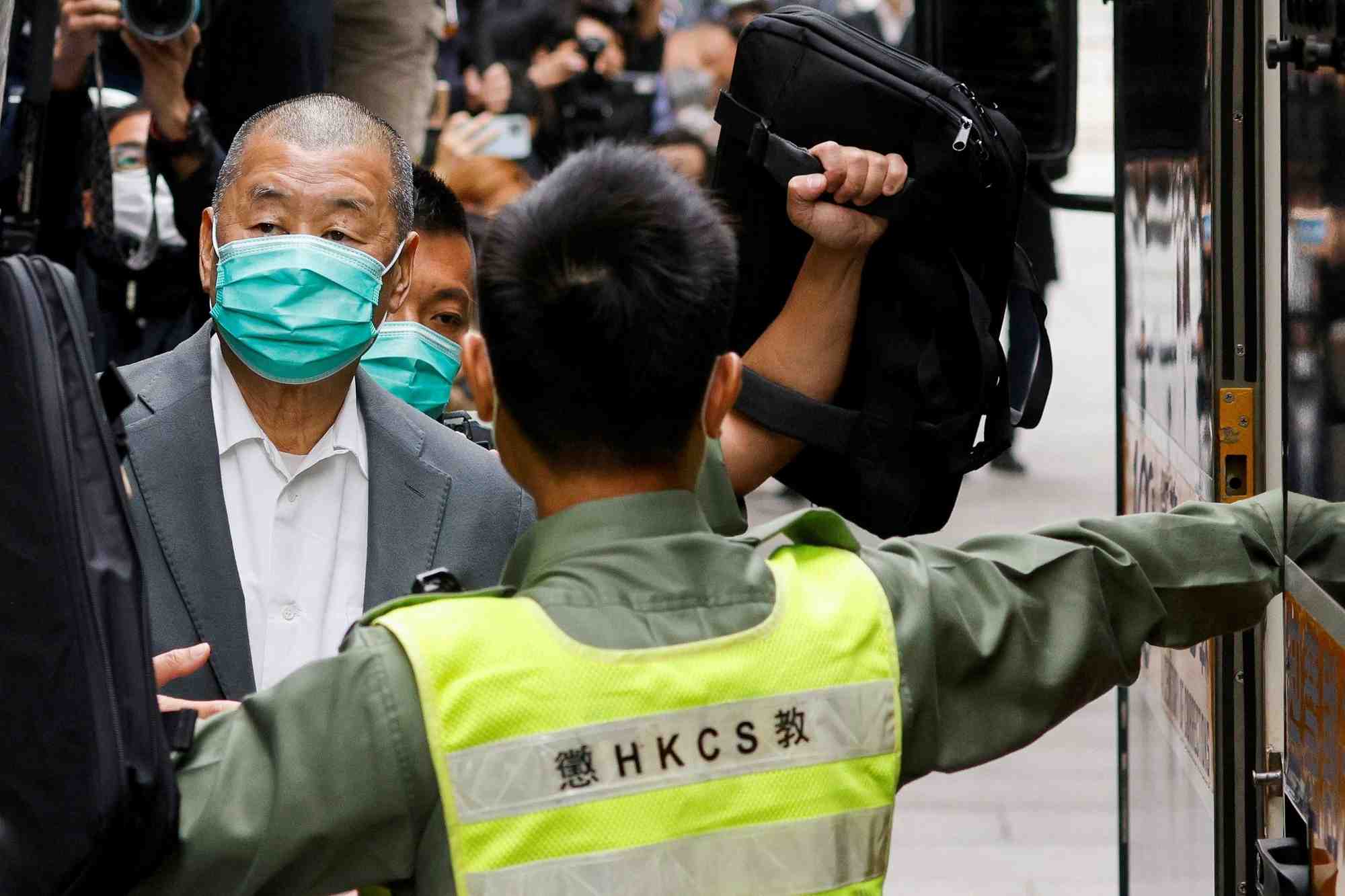 Hong kong : les banquiers de jimmy lai menaces de prison s'ils s'occupent de ses comptes