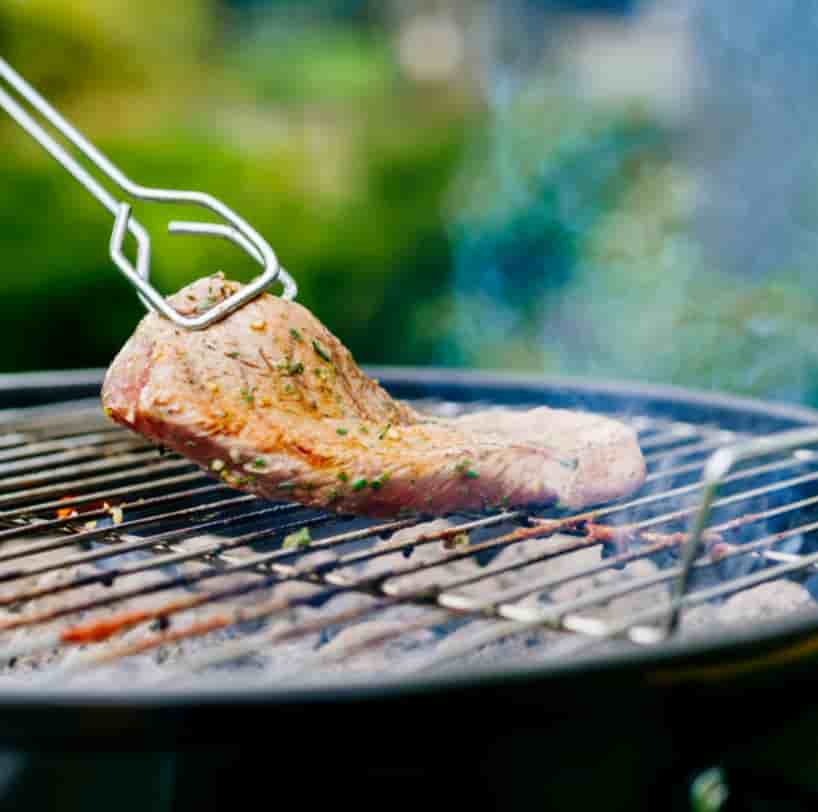 Viande sur le barbecue