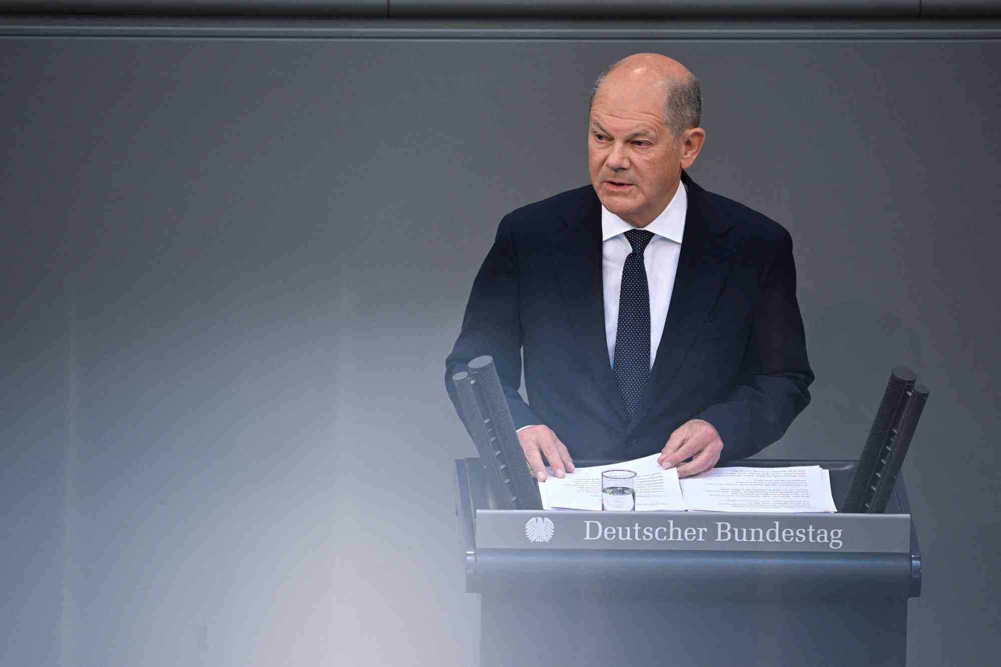 Le chancelier allemand scholz s'adresse au parlement sur les questions de securite actuelles, a berlin