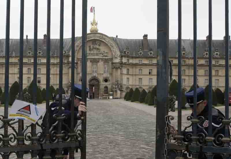 Le forcene des invalides interne en hopital psychiatrique