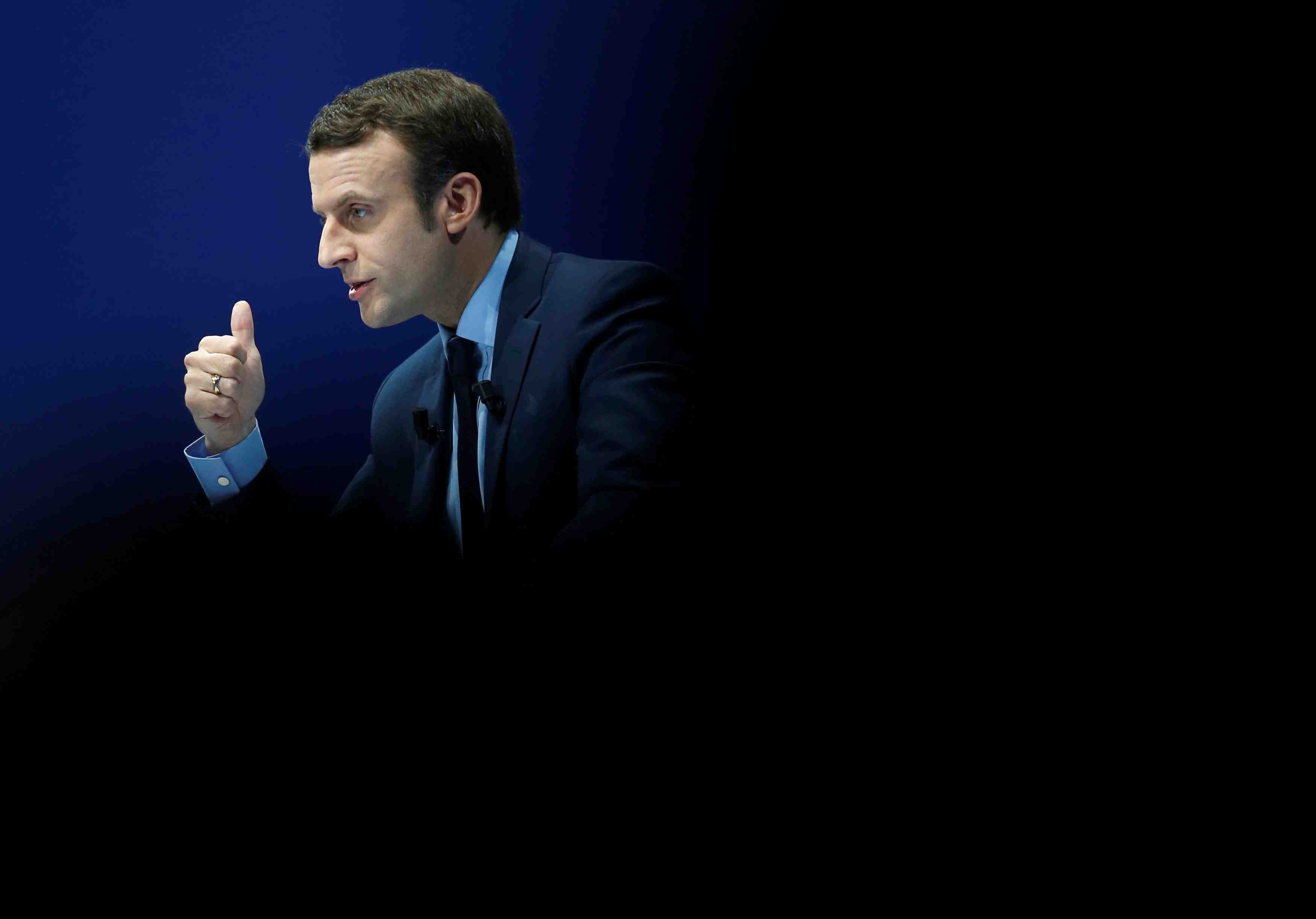 Macron veut reduire les depenses publiques