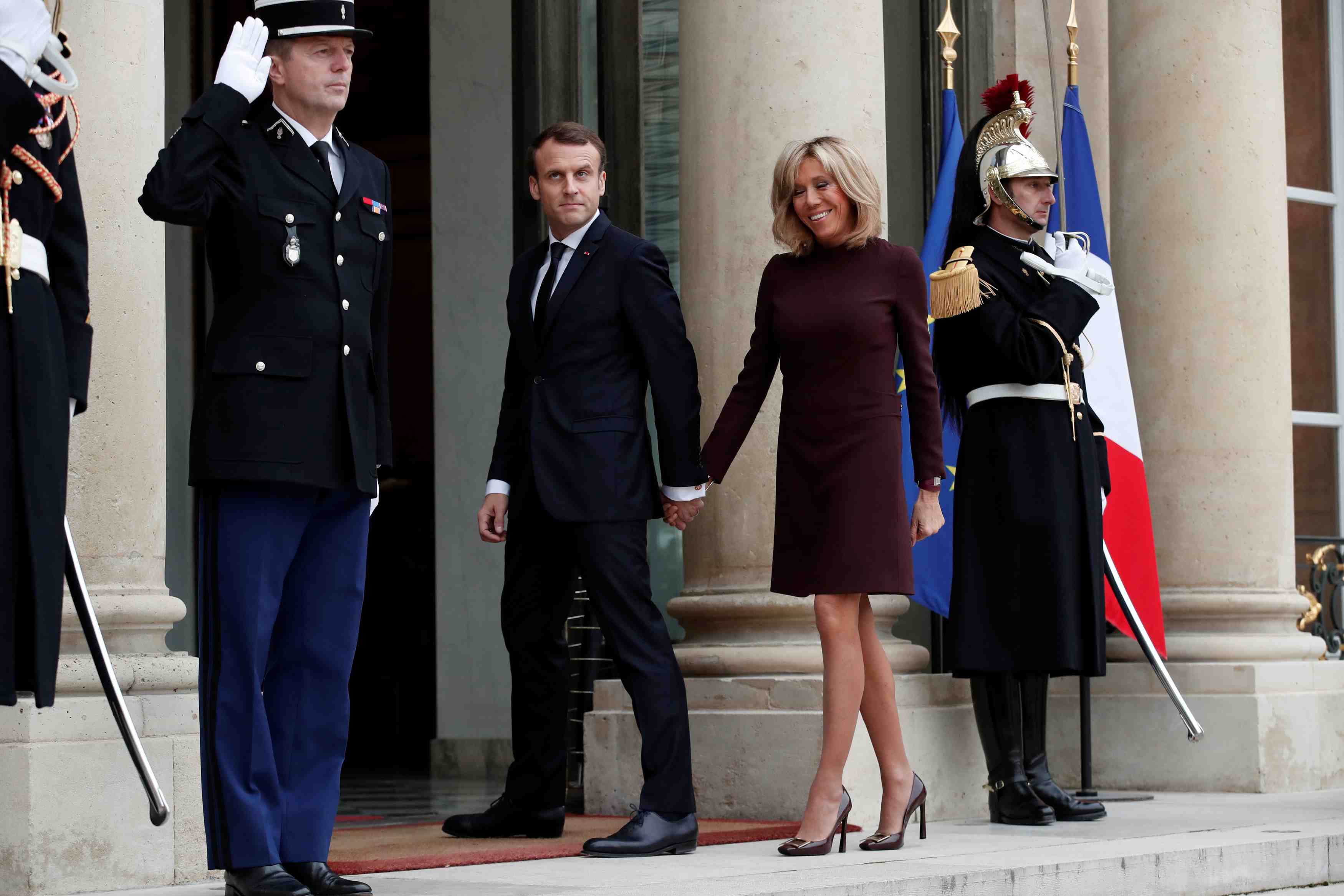 Macron gagne quatre points, philippe deux, selon un sondage ifop