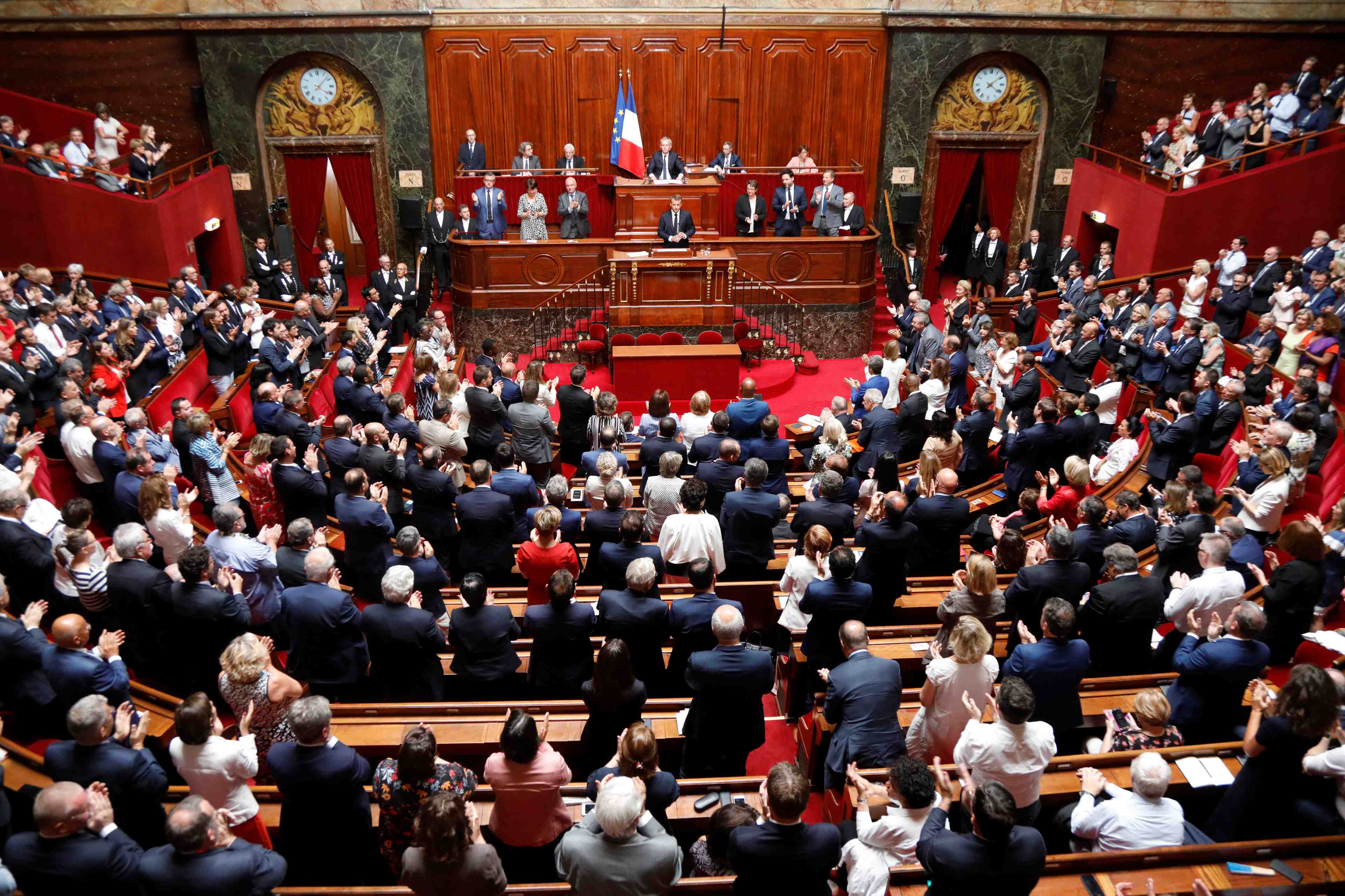 Adoption finale des textes sur les fausses informations