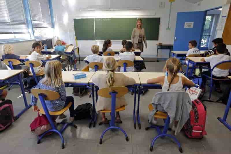 Budget de l'education nationale a 50,5 milliards d'euros en 2018