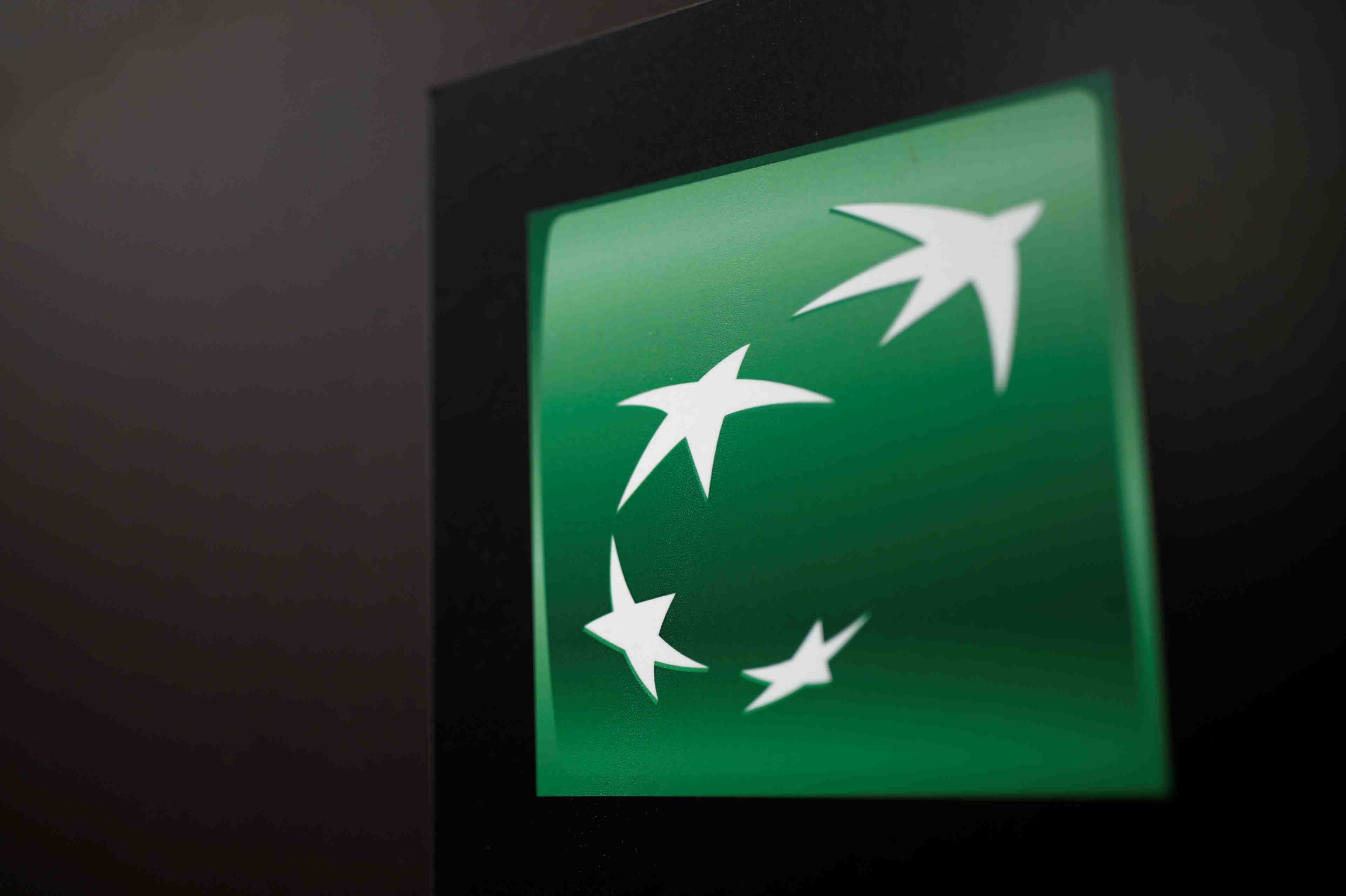 Bnp depasse les attentes au quatrieme trimestre, banque de detail sous pression en 2020