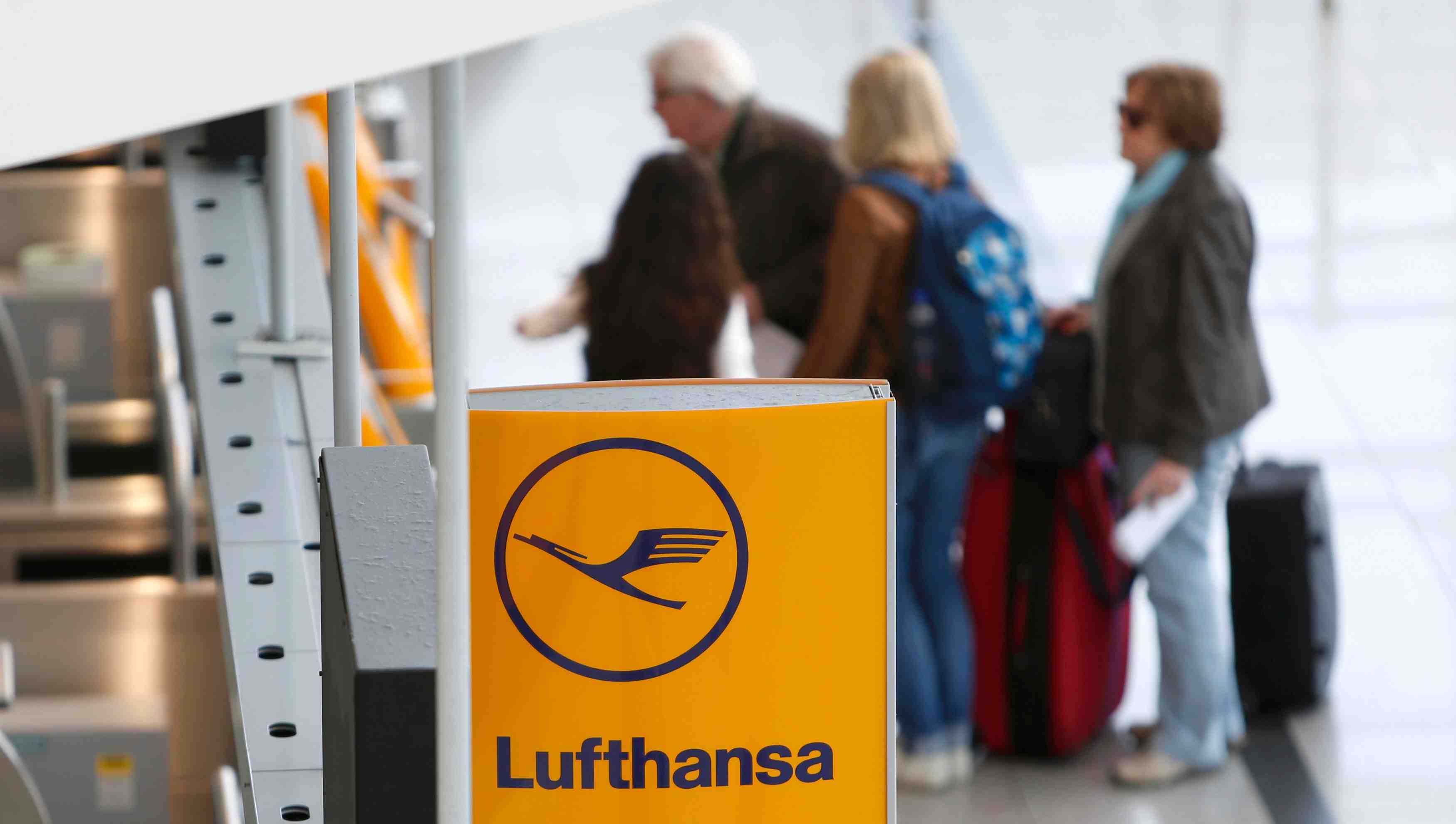 Nouvelle journee de greve samedi pour les pilotes de lufthansa