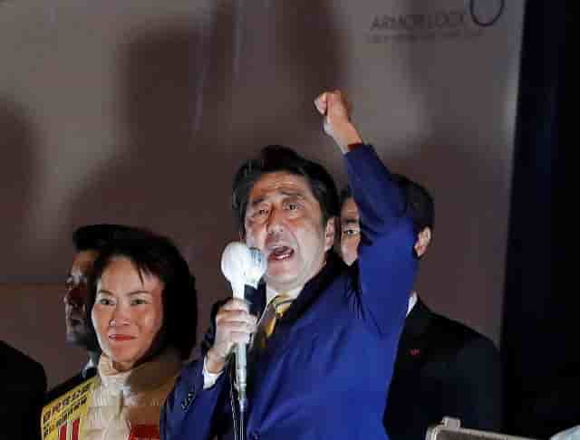 Japon: shinzo abe va connaitre le verdict de son pari electoral