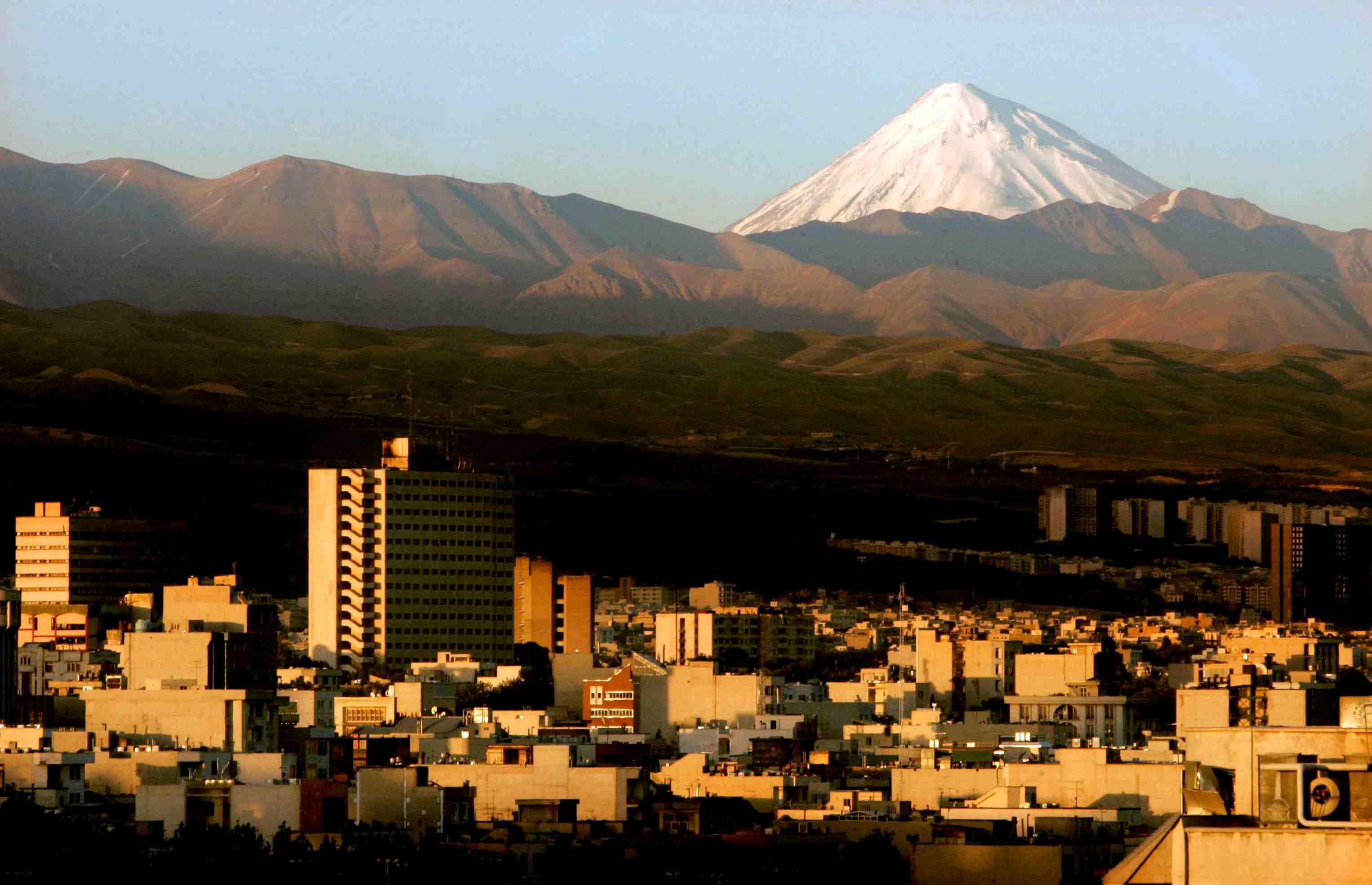 Les prieres du vendredi reprennent dans 180 villes iraniennes