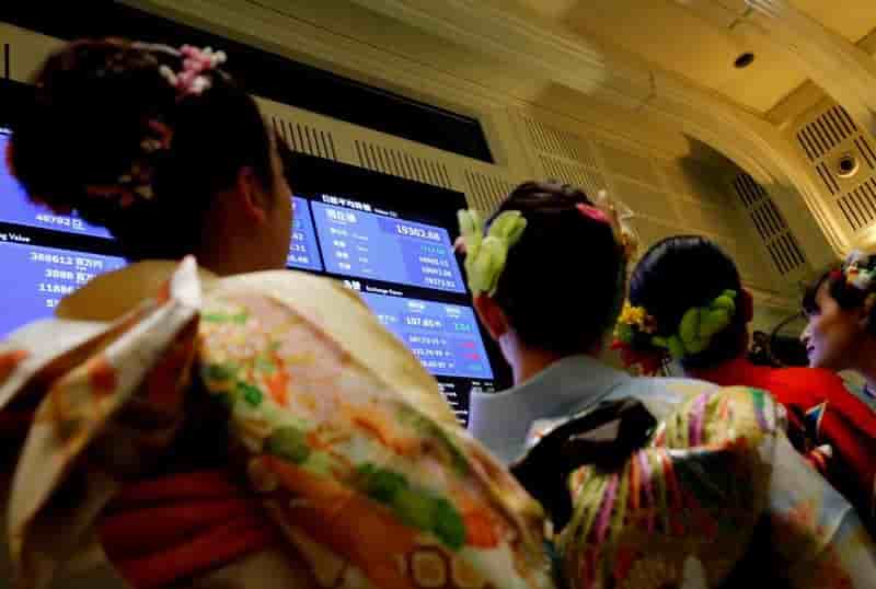 La bourse de tokyo termine en hausse
