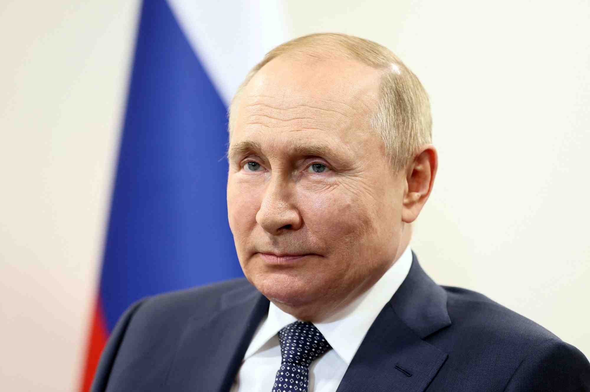 Selon poutine, l'ukraine n'a pas respecte un accord de paix preliminaire