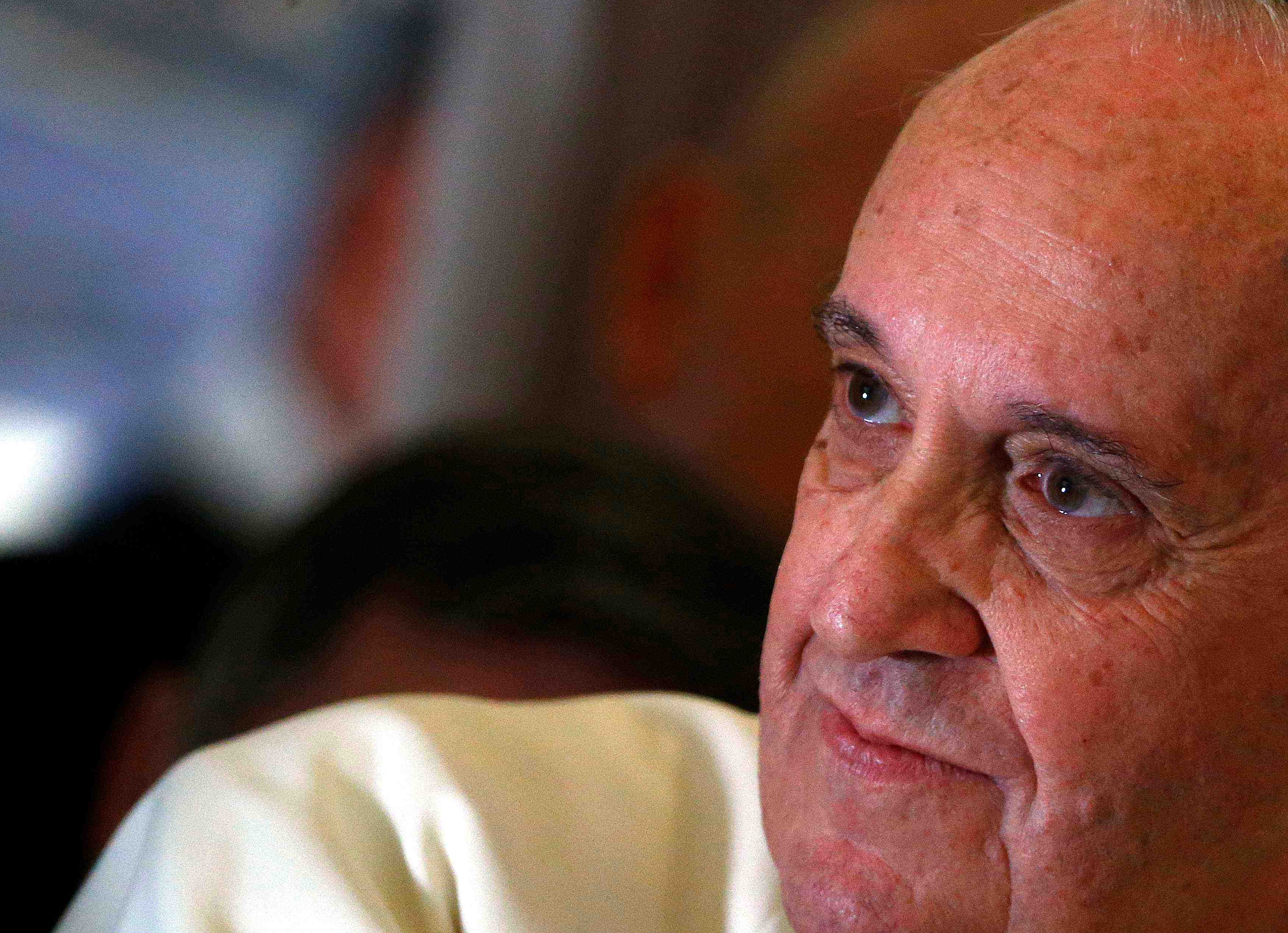 Le pape francois defend les methodes naturelles de controle des naissances