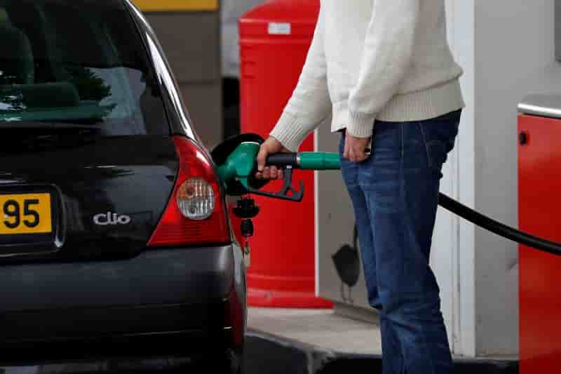 Alain vidalies pour un relevement de la taxe sur les carburants