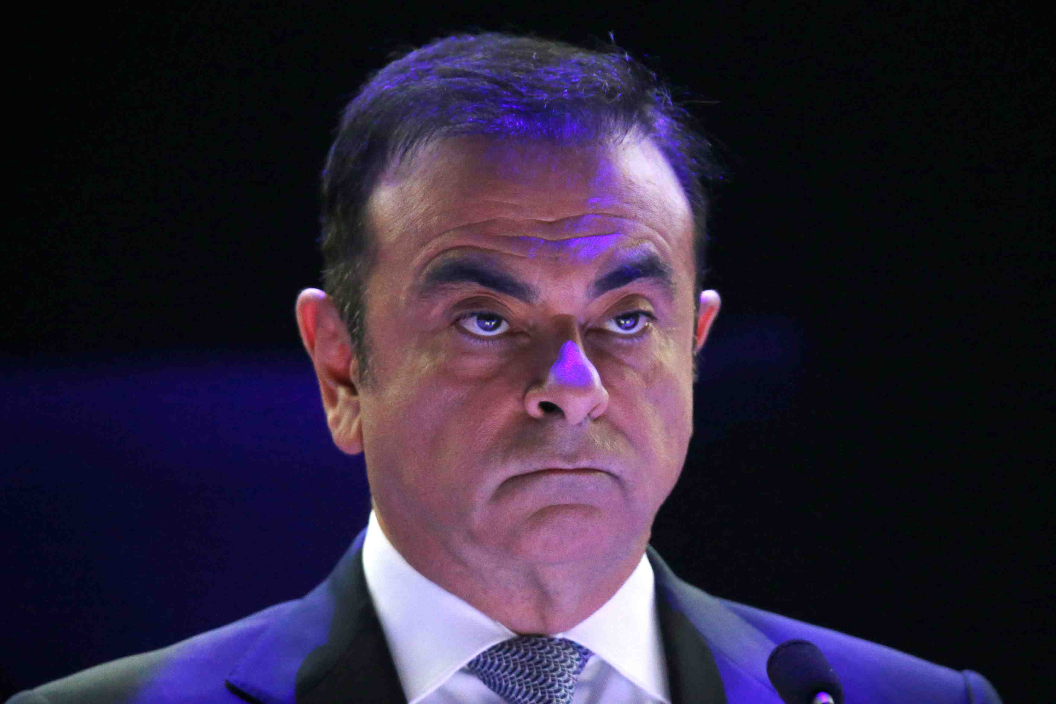 Ghosn a demissionne de la presidence de renault, annonce le maire