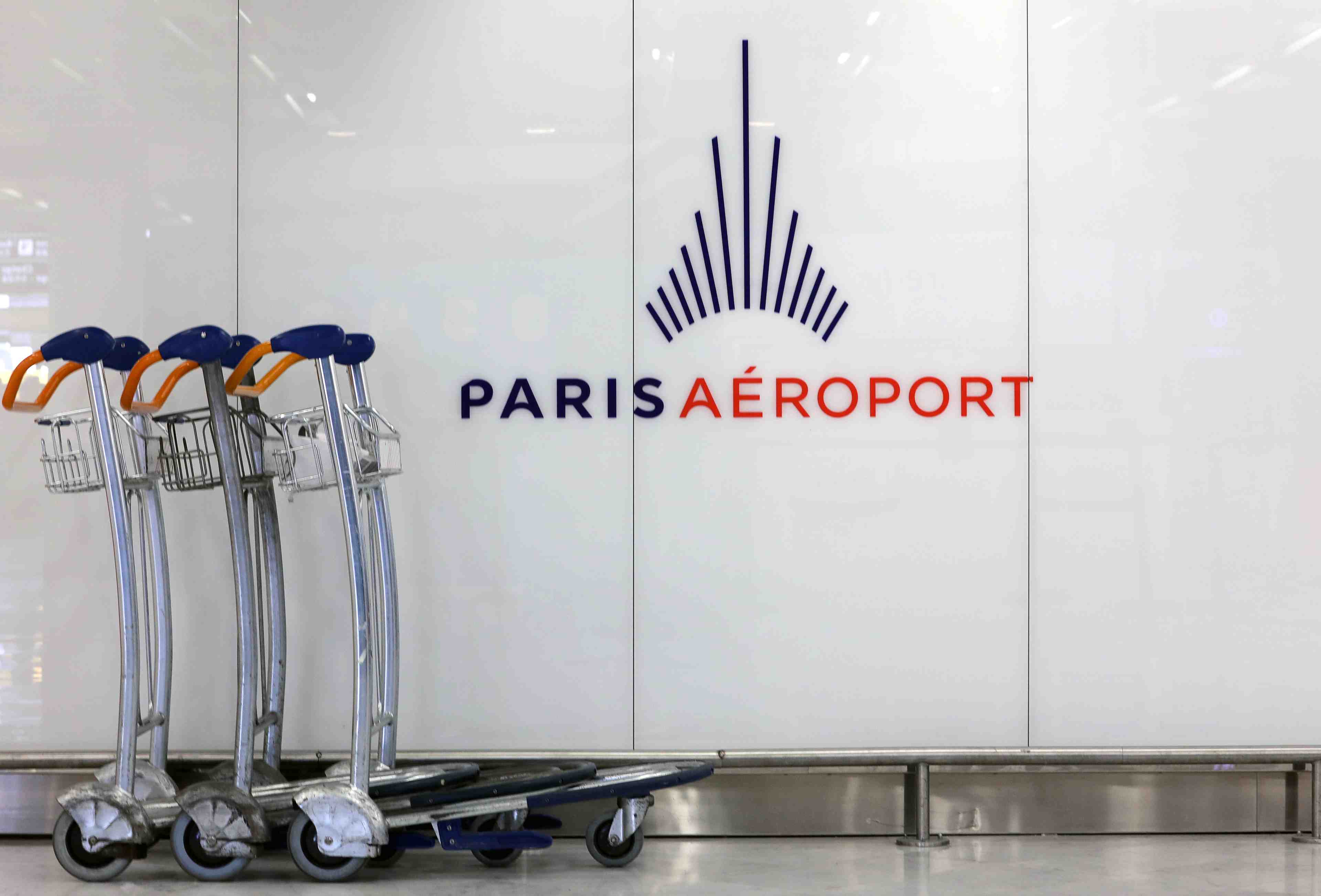 Adp ne voit pas de reprise du trafic avant juin