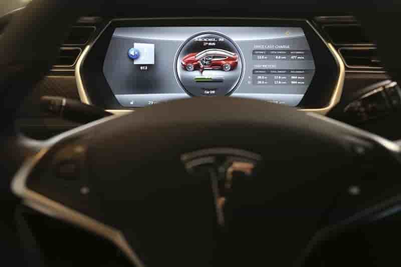BMW et Tesla ont discuté voitures électriques