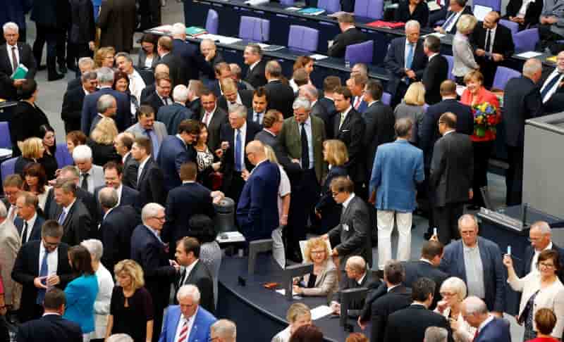 Le bundestag autorise berlin a ouvrir des negociations avec la grece