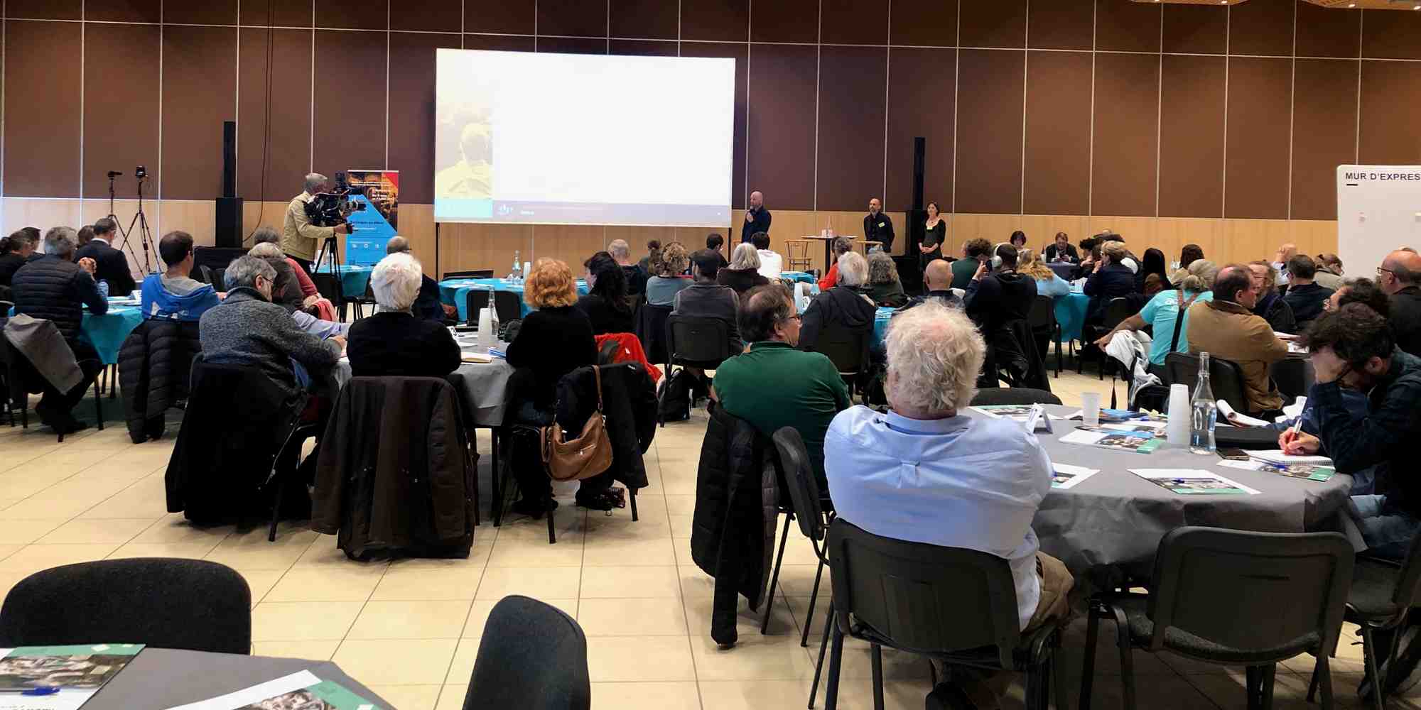 Une petite centaine de personnes ont assisté à la dixième réunion du débat public autour du projet de mine de lithium dans l'Allier, hier à Cournon.