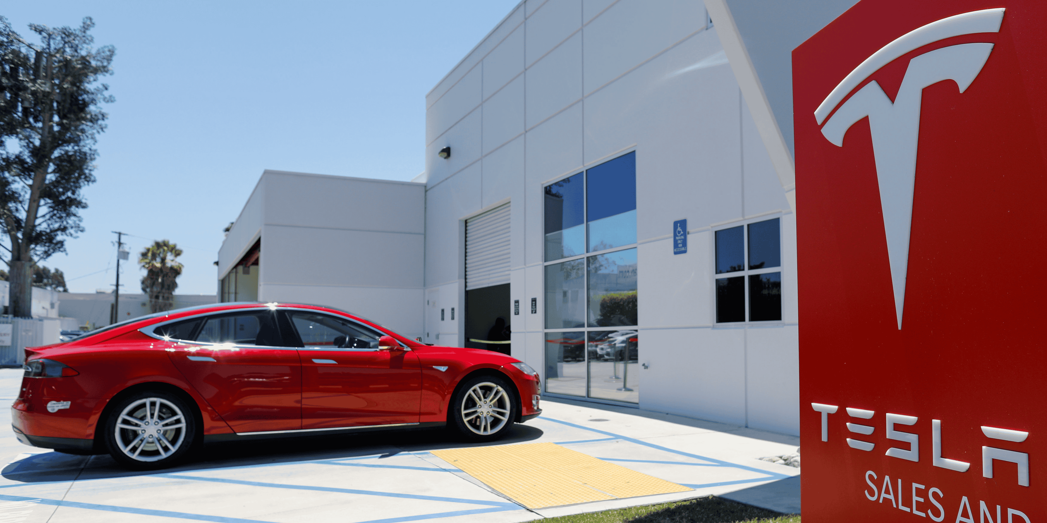 Tesla: le conseil informe la semaine derniere du projet de musk