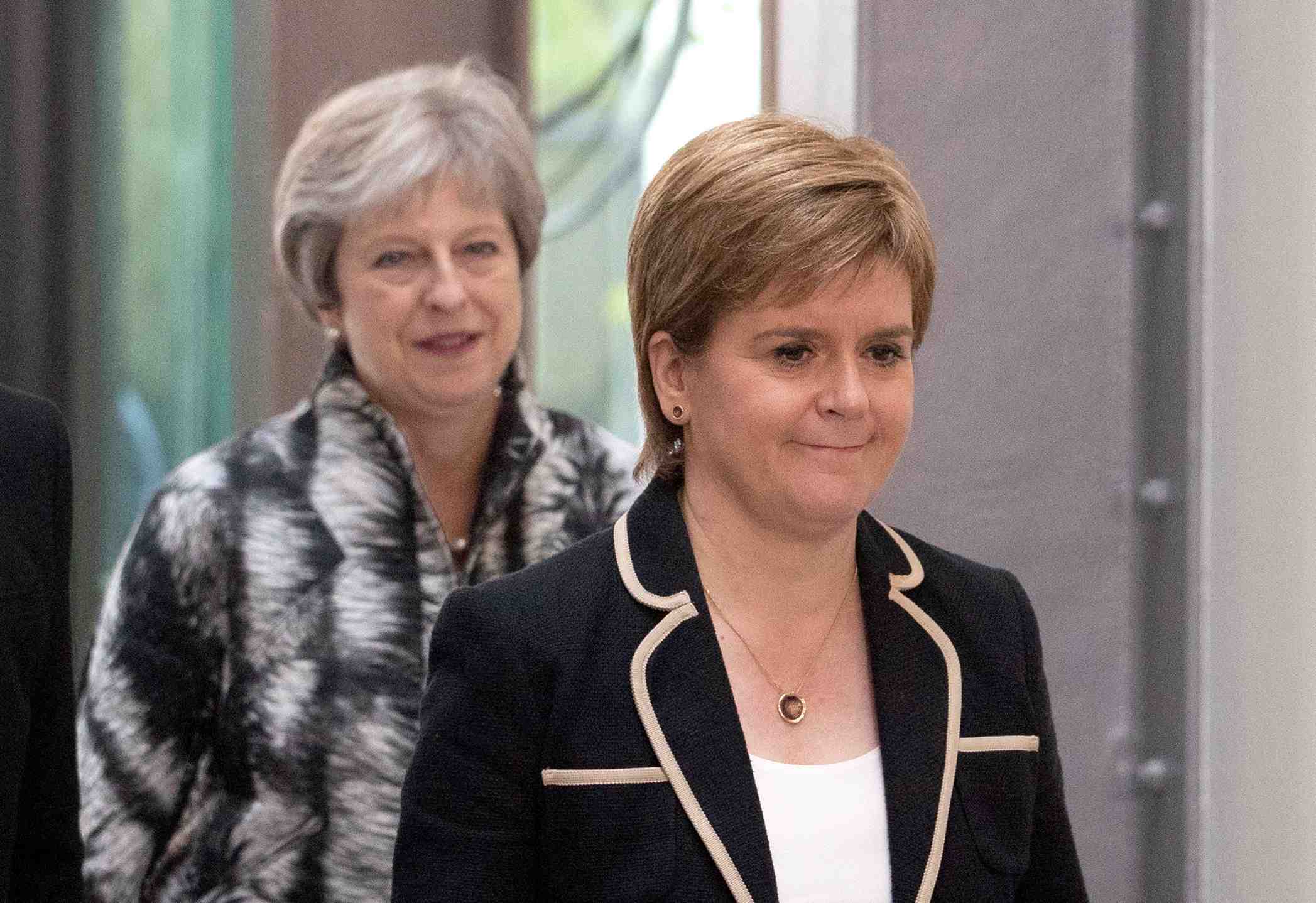 Theresa may tente de convaincre les ecossais sur le brexit
