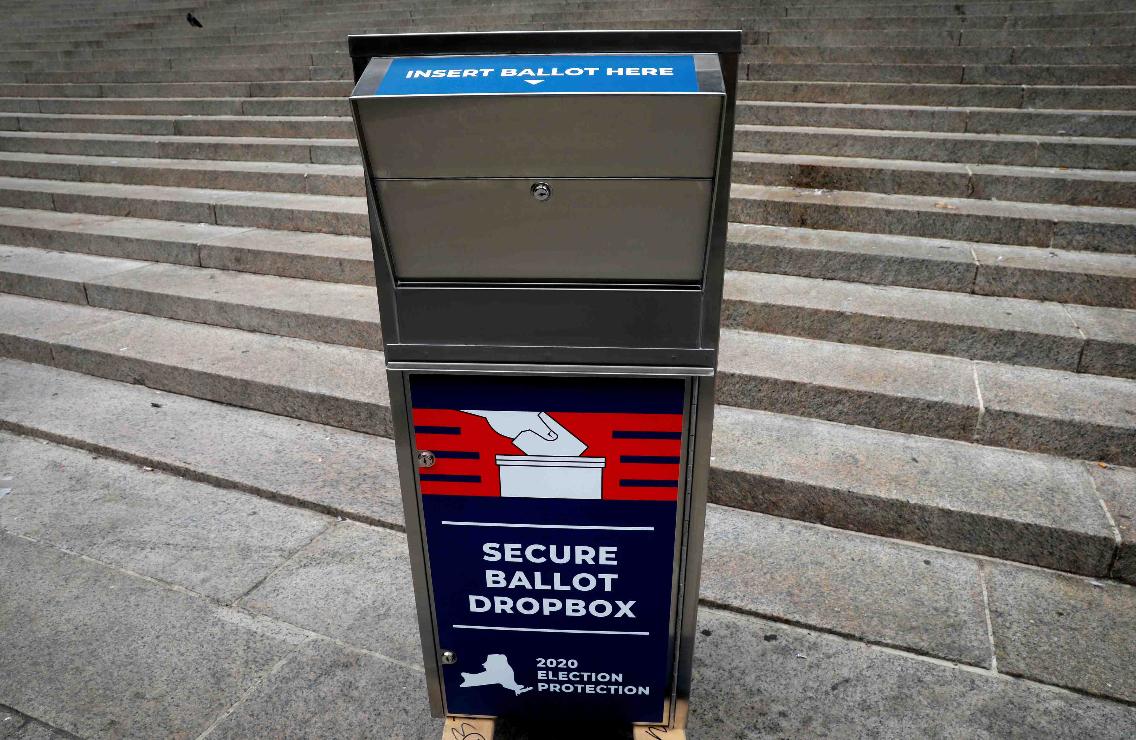 Un juge suspend la reforme de la poste americaine