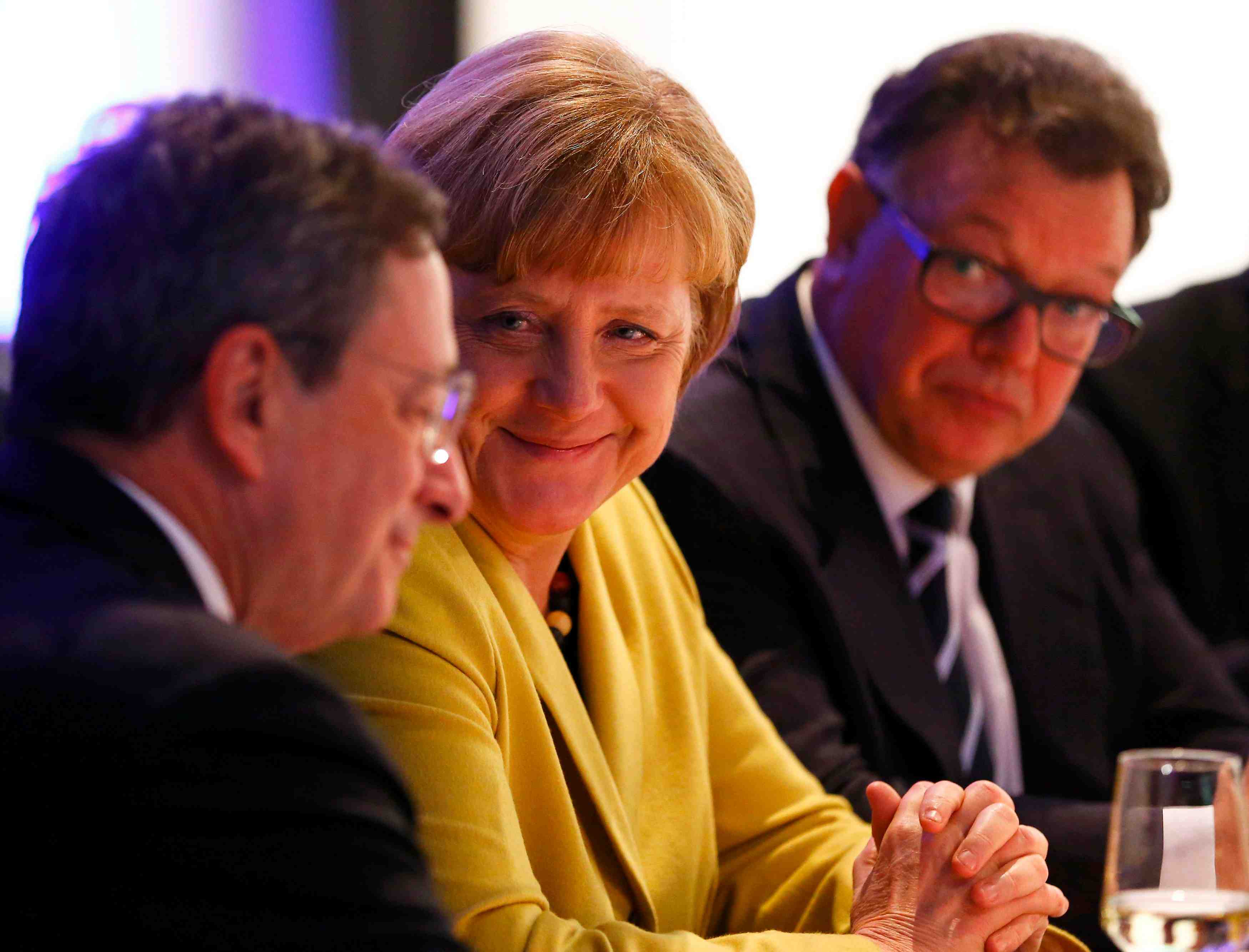 Angela merkel minimise l'impact probable d'un programme d'assouplissement quantitatif de la bce