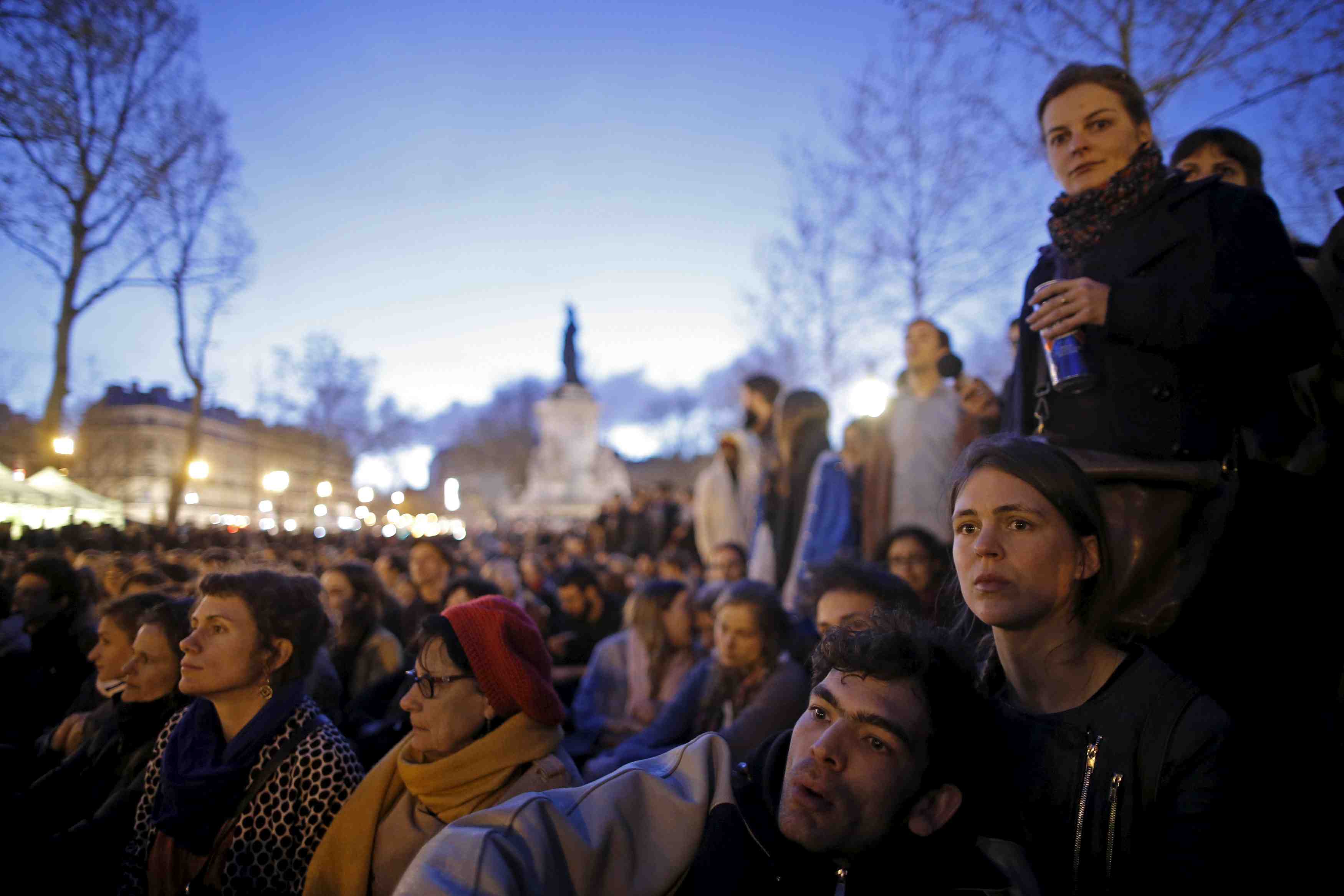 Nouvelles violences nocturnes et interpellations a paris