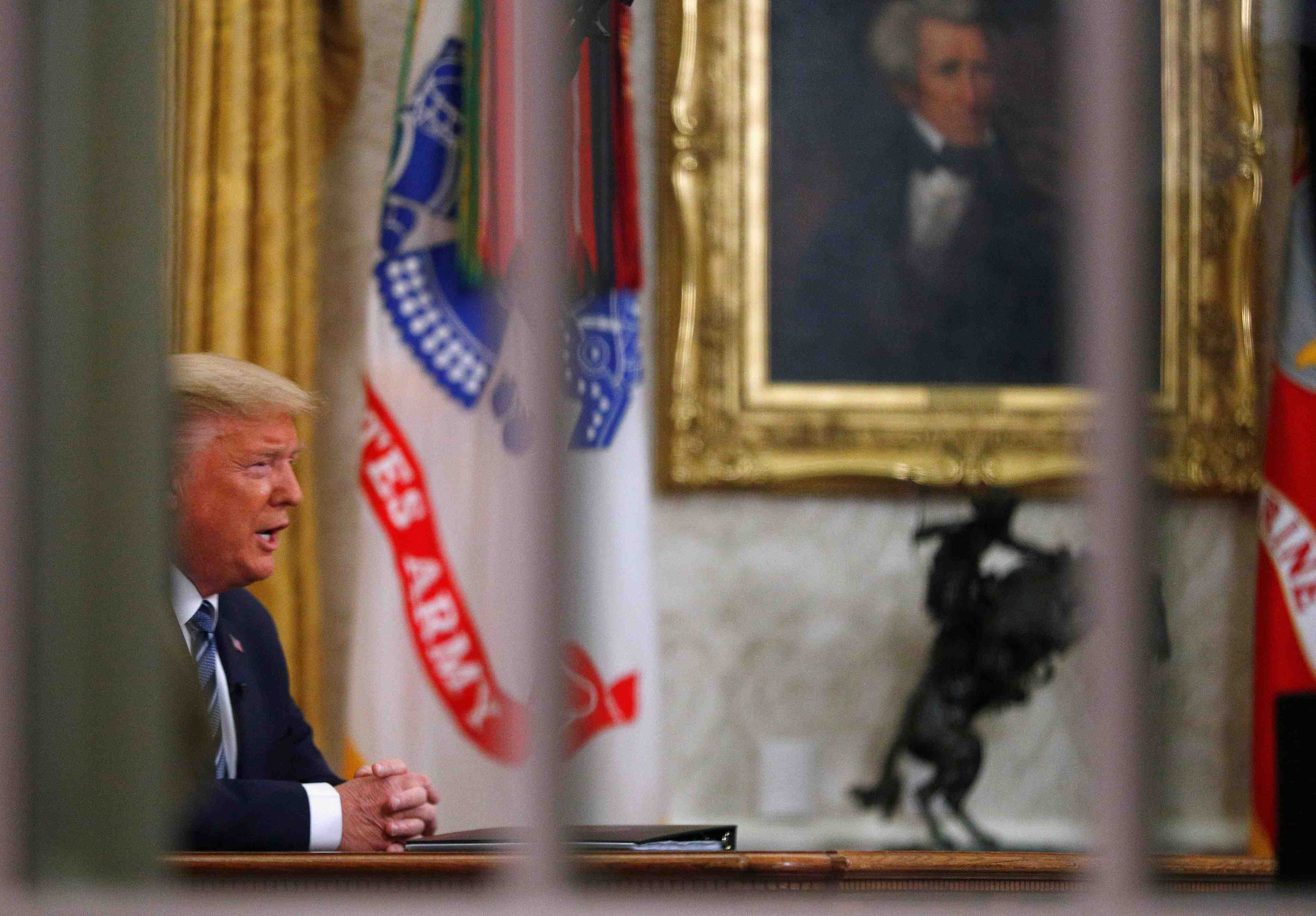 Trump "pas inquiet" d'avoir ete potentiellement expose au coronavirus