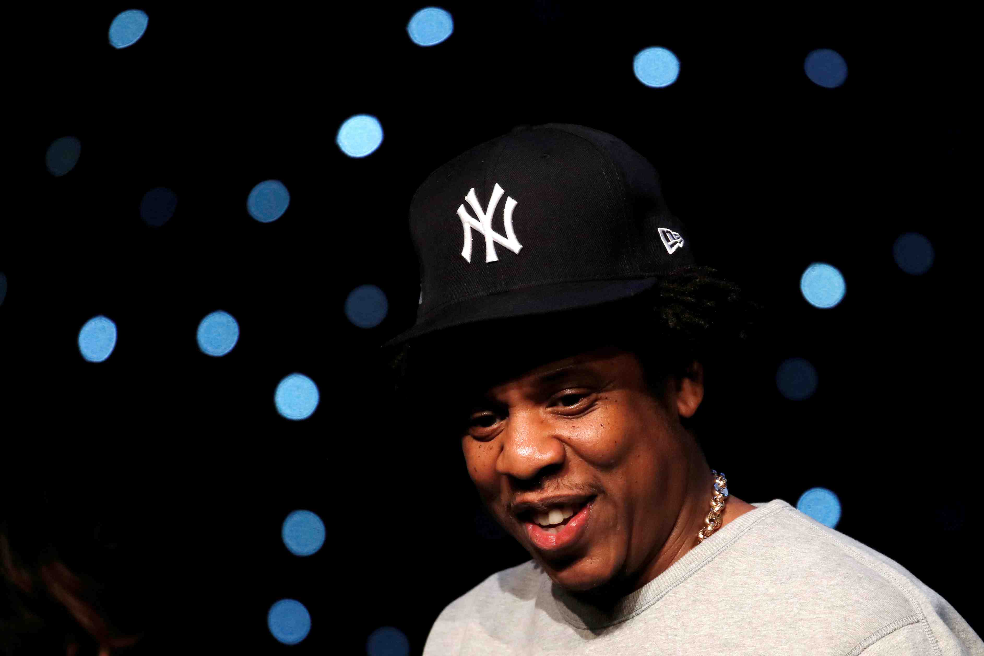Lvmh rachete 50% de la marque de champagne du rappeur jay-z