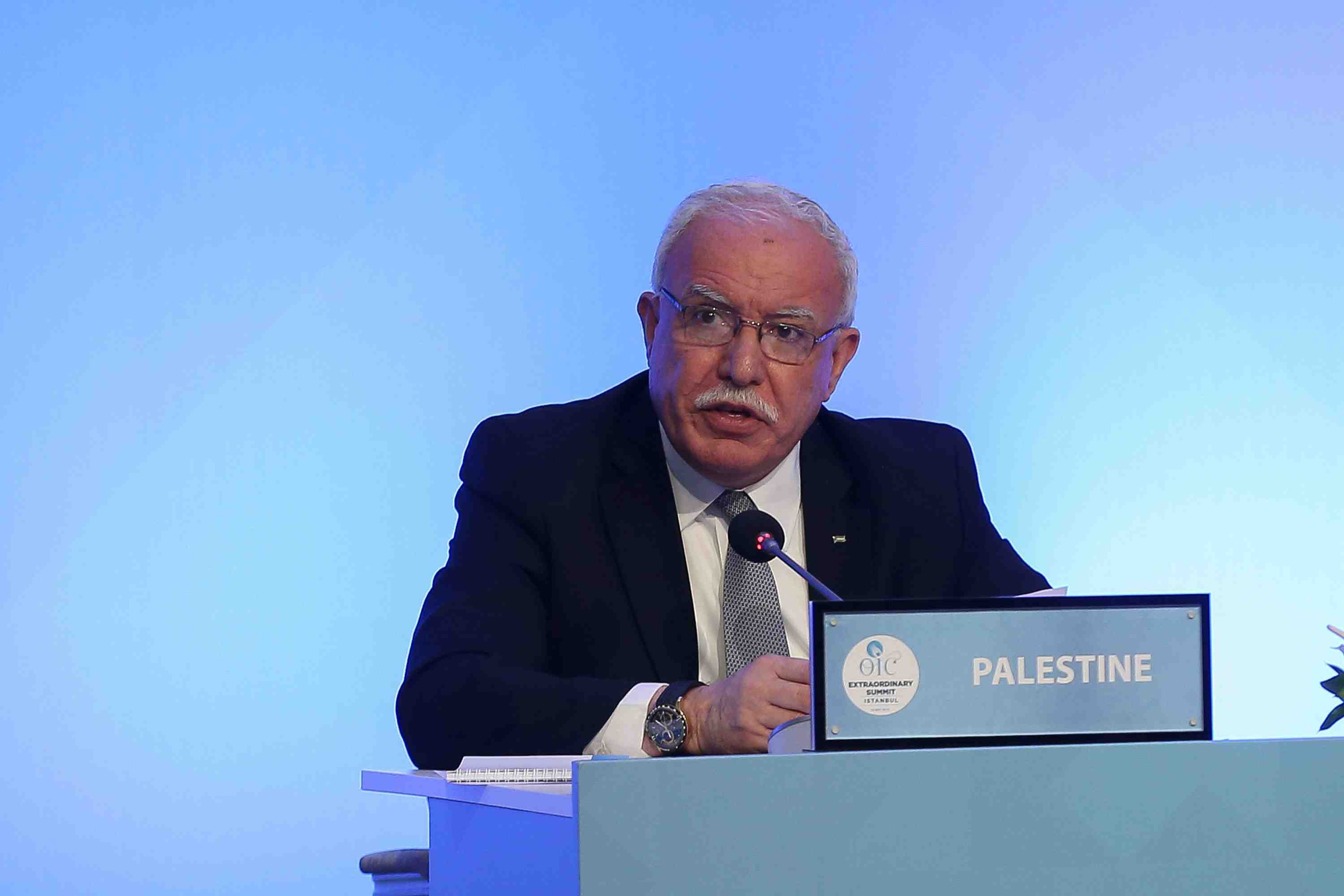 Les palestiniens demandent a la cour penale internationale d'enqueter sur israel