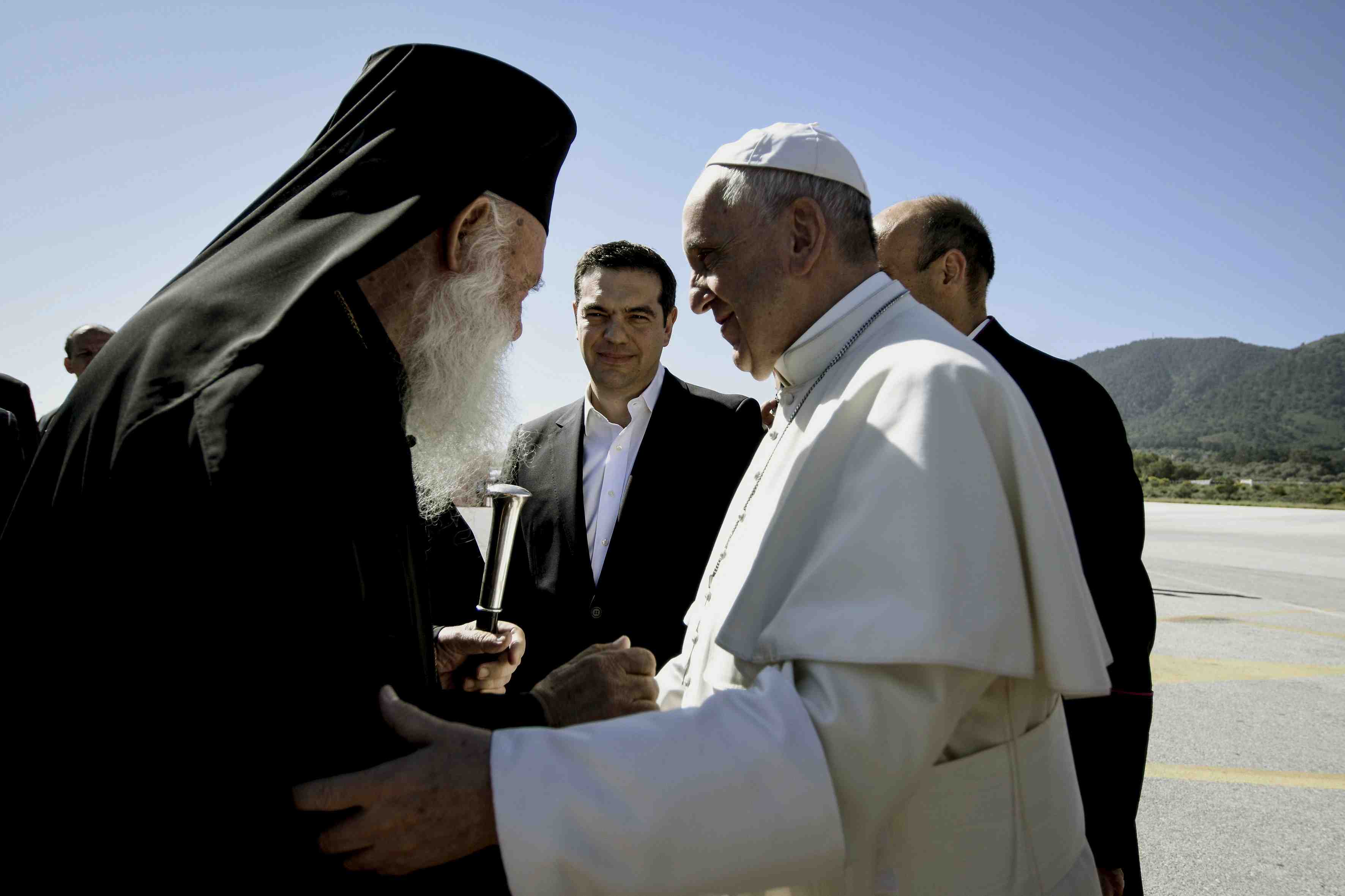 Le pape a lesbos en solidarite avec les migrants