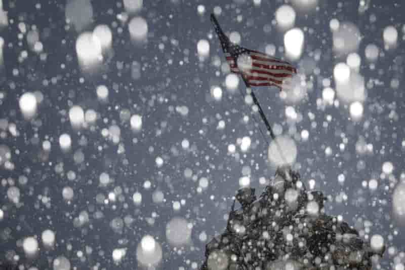 Usa : une tempete hivernale fait 10 morts, un millier de vols annules