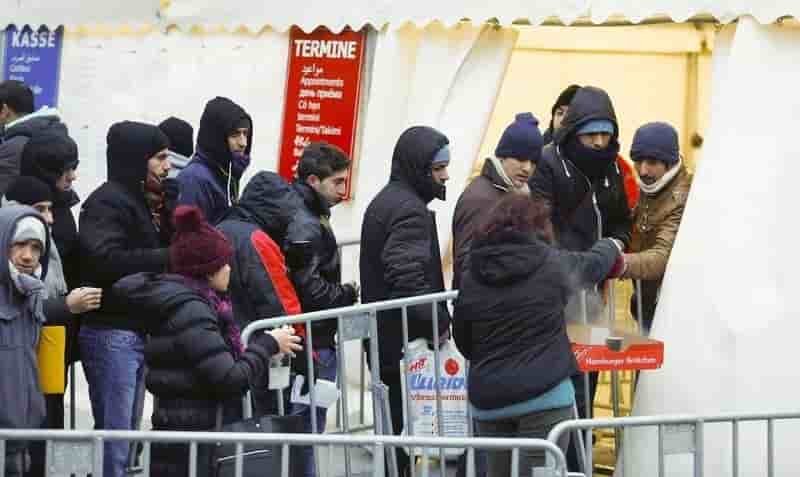 Angela merkel veut reduire l'afflux de refugies en europe