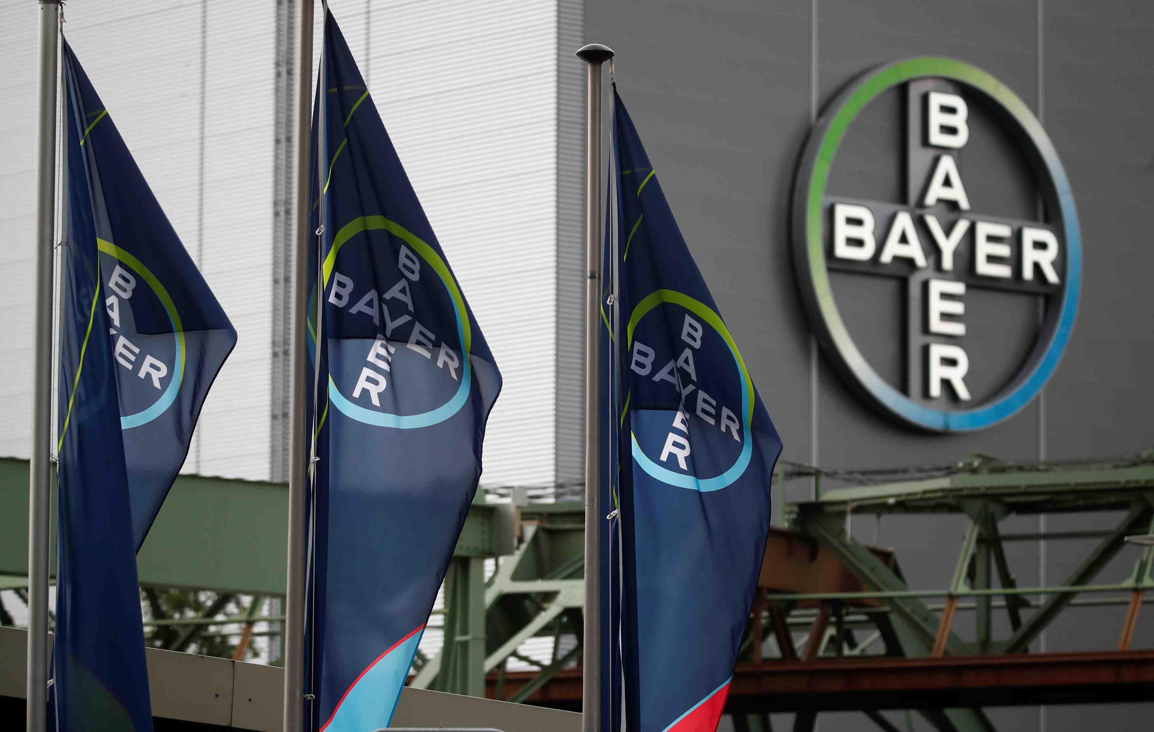 Bayer reconnait des "obstacles" dans l'accord de 11 milliards de dollars sur le roundup