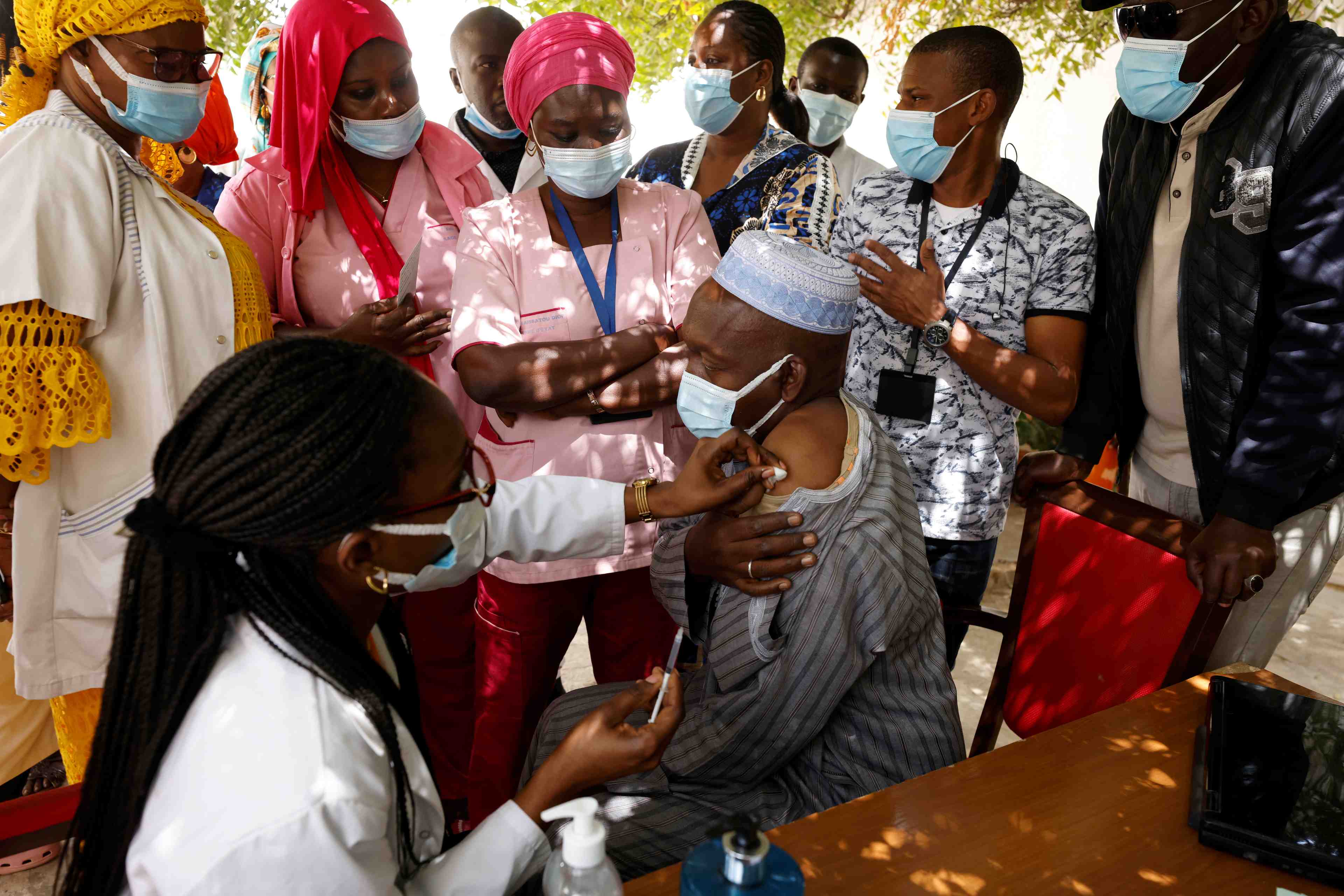 La france fait don au senegal de 184.000 doses de vaccin astrazeneca
