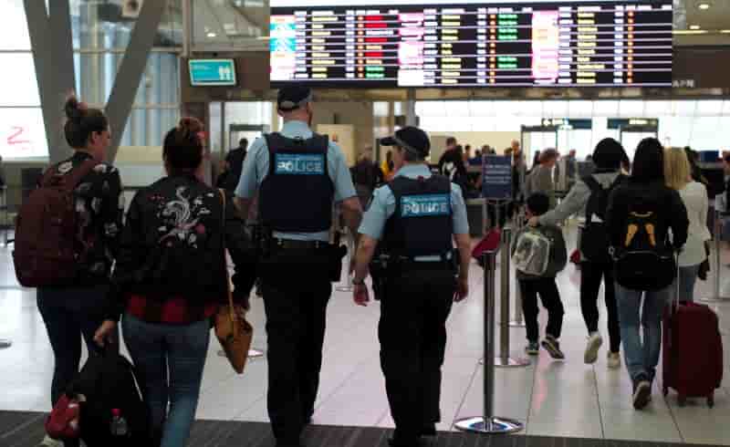 L'australie durcit les controles dans ses aeroports