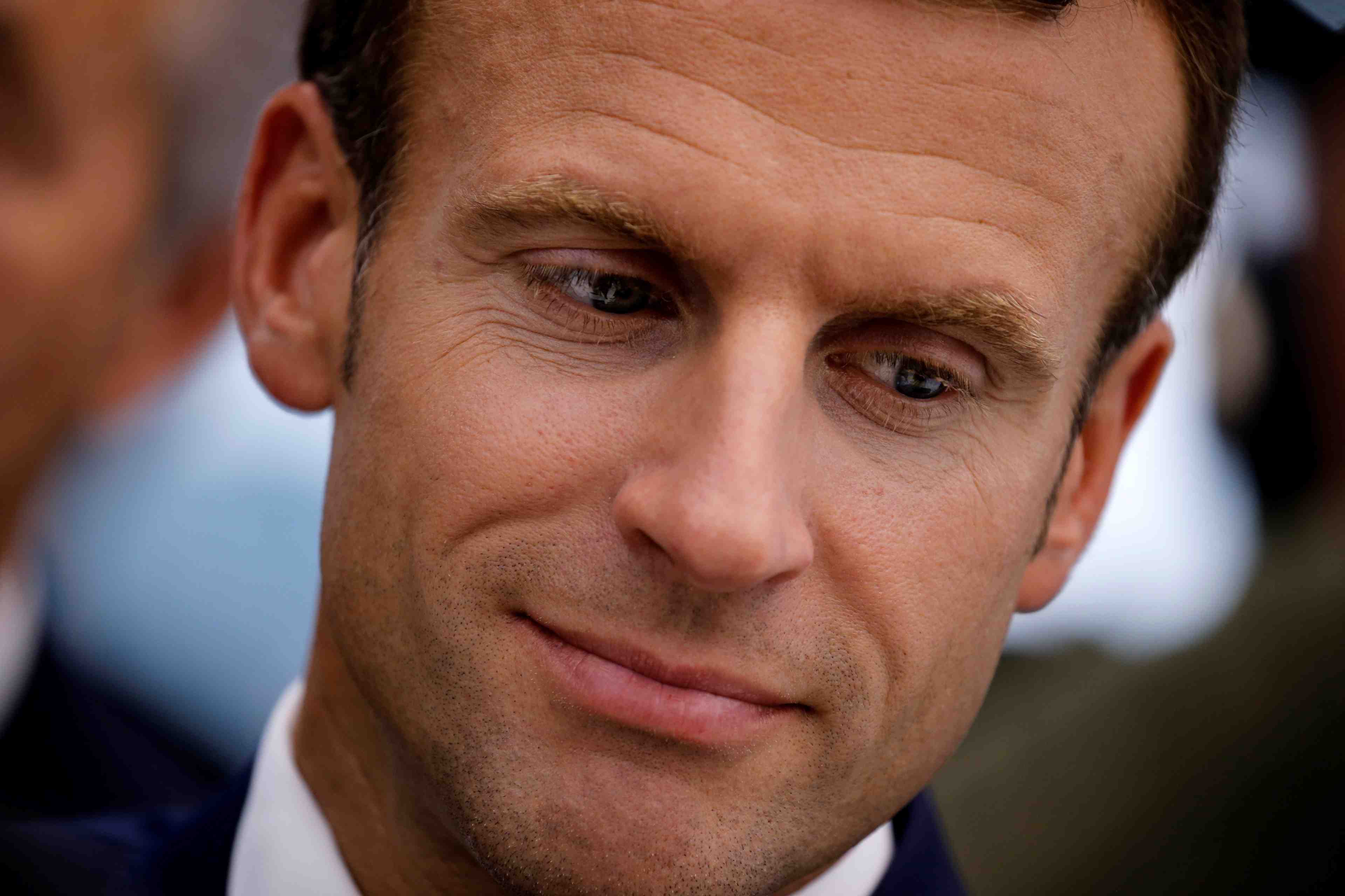 Selon collomb, macron va "rectifier certains points"