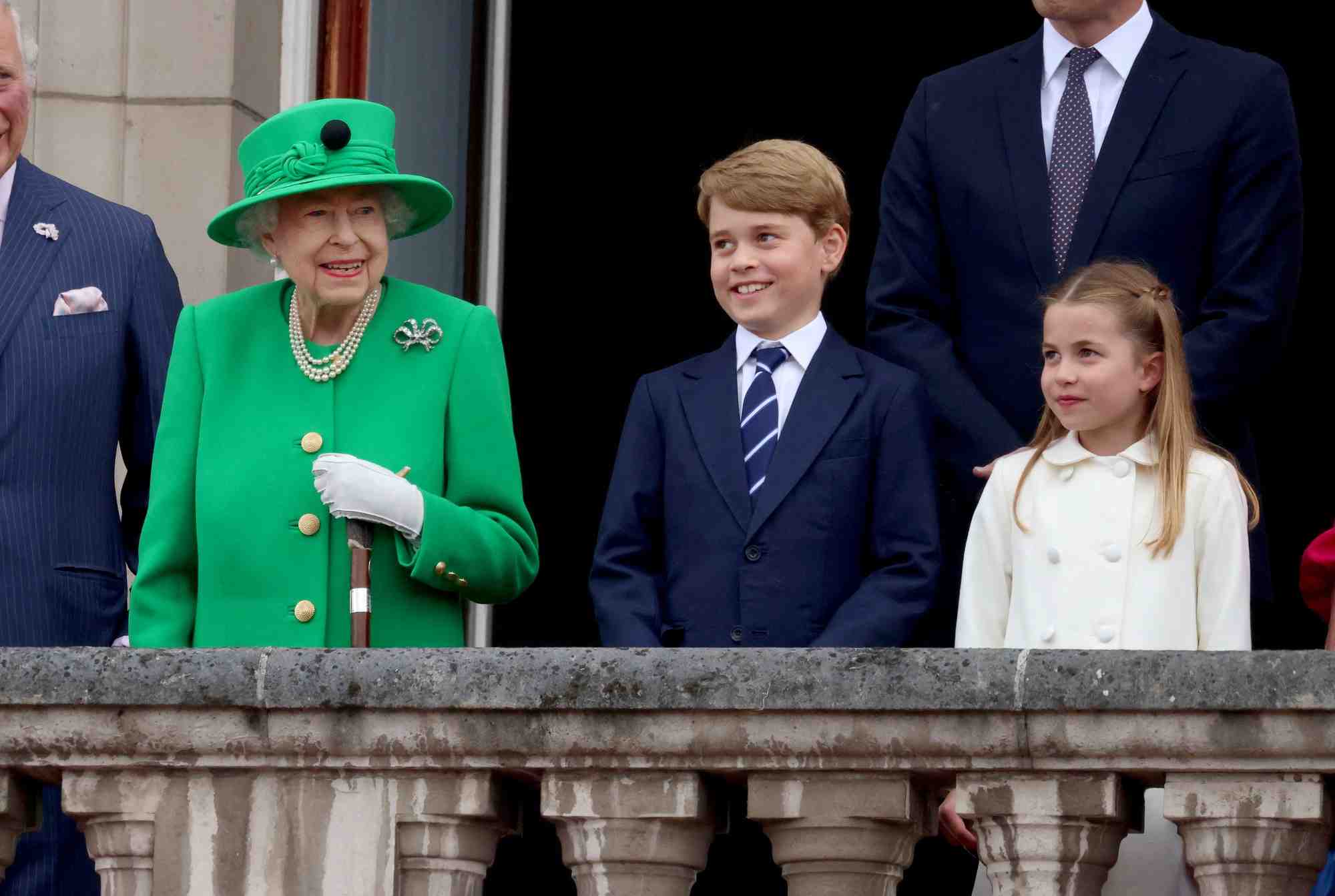 La reine elizabeth ii, touchee par la participation du public pour son jubile