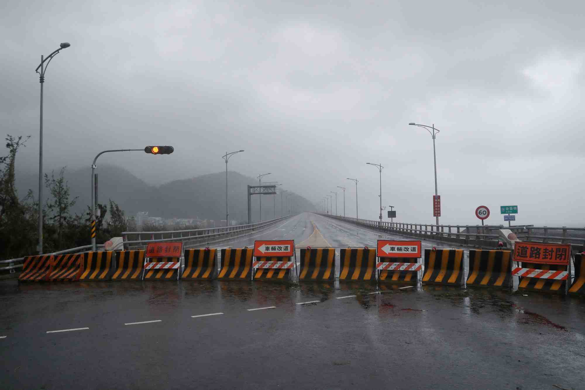Le passage du typhon koinu a taiwan