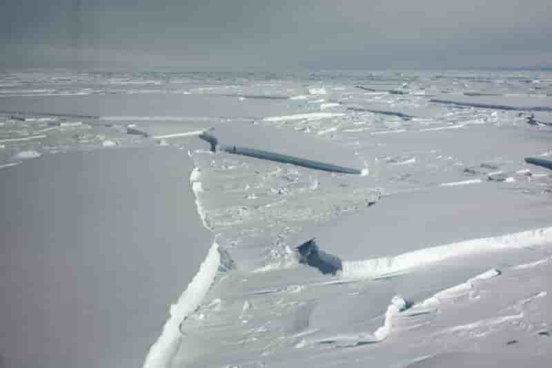 Un iceberg geant se detache de l'antarctique