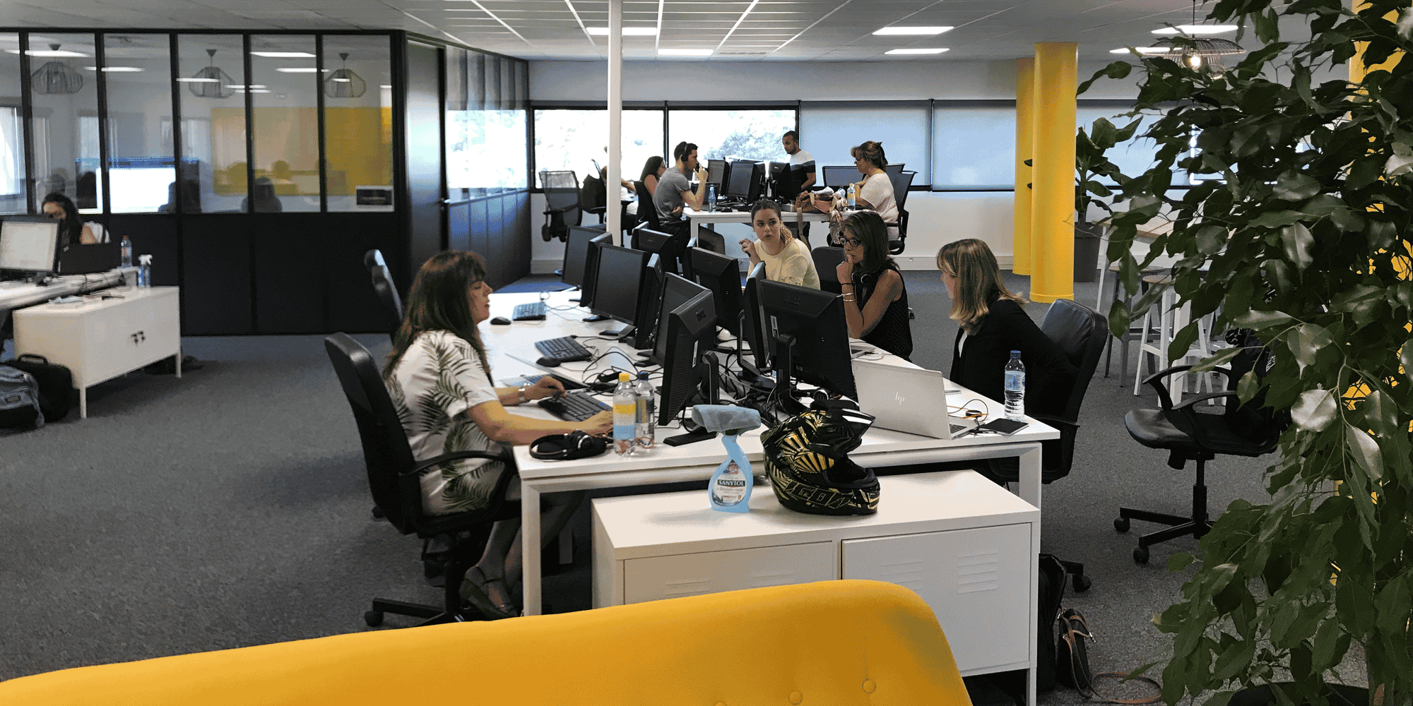 Les collaborateurs d'Axa Wealth Services ont participé au choix de décoration dans les nouveaux locaux de la société à Mérignac.