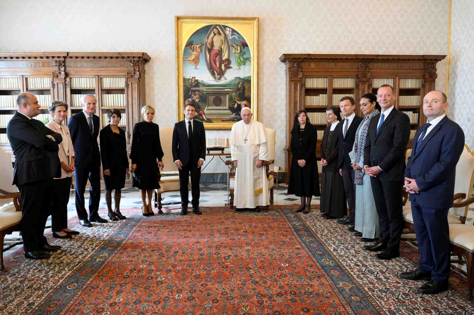 Le pape francois rencontre le president francais emmanuel macron et son epouse brigitte macron au vatican
