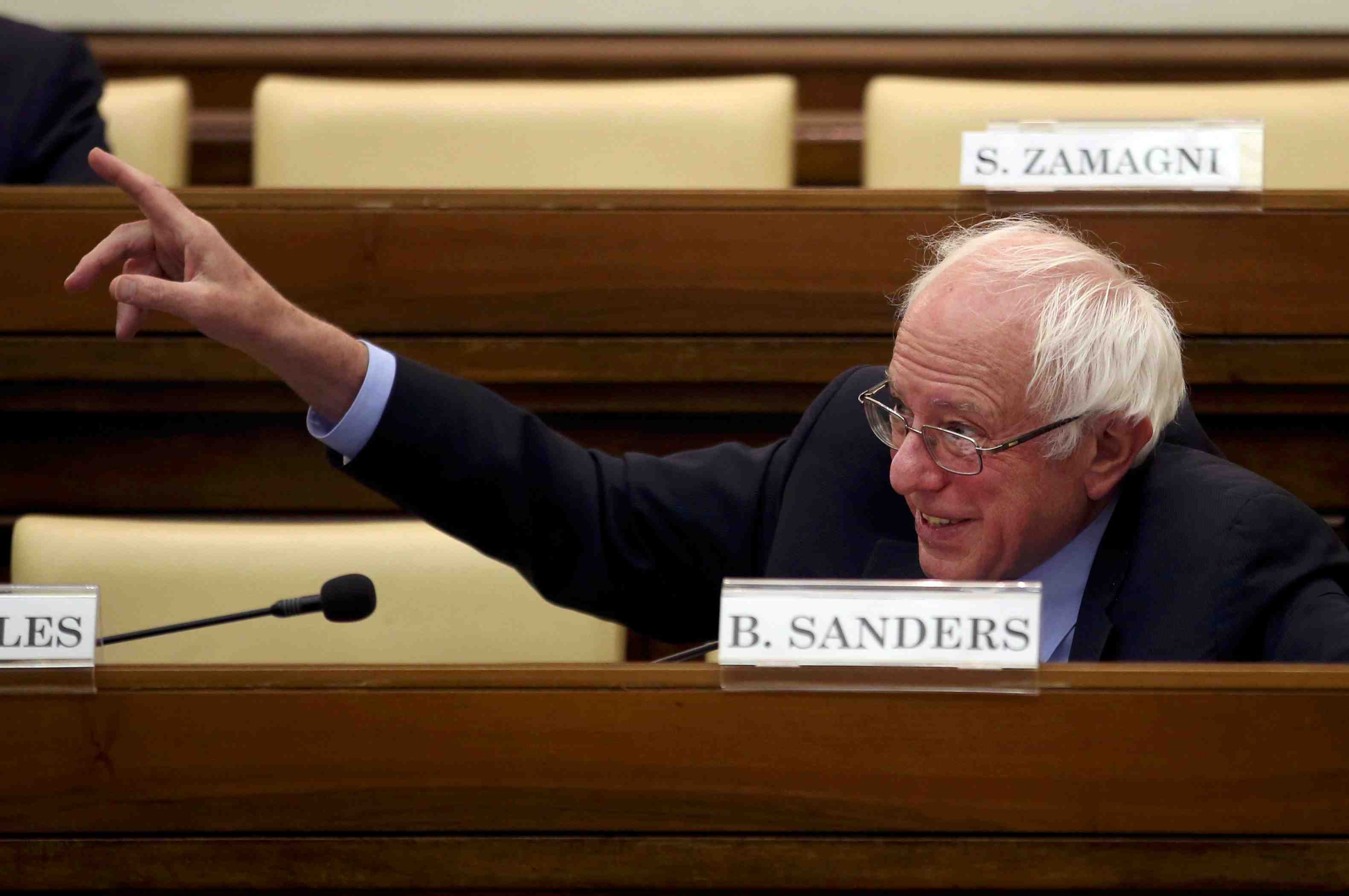 Bernie sanders a brievement rencontre le pape au vatican