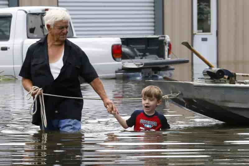 Inondations meurtrieres en louisiane
