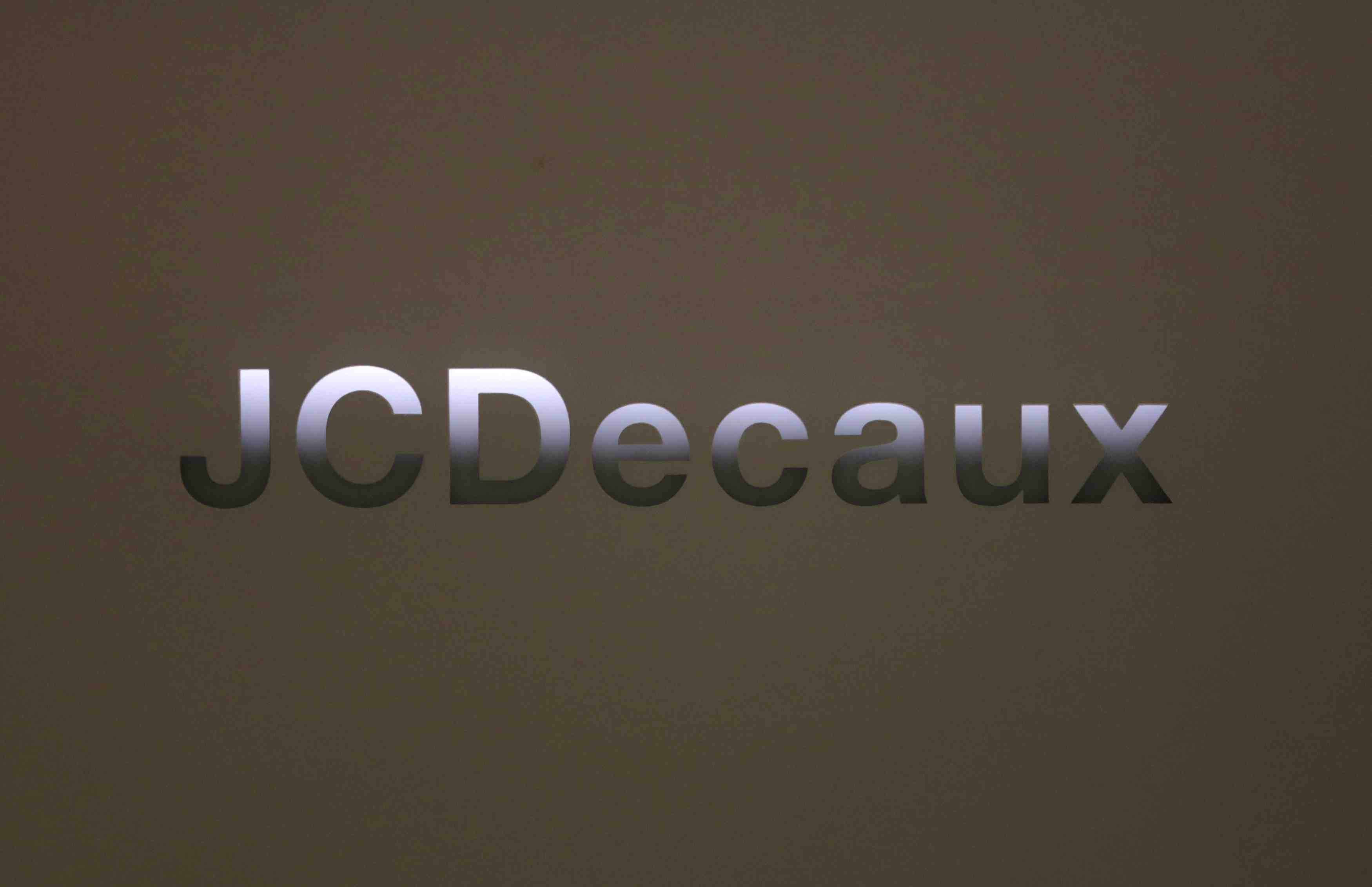 Jcdecaux prevoit une croissance de plus de 60% au 2e trimestre apres une chute de l'activite au 1er trimestre
